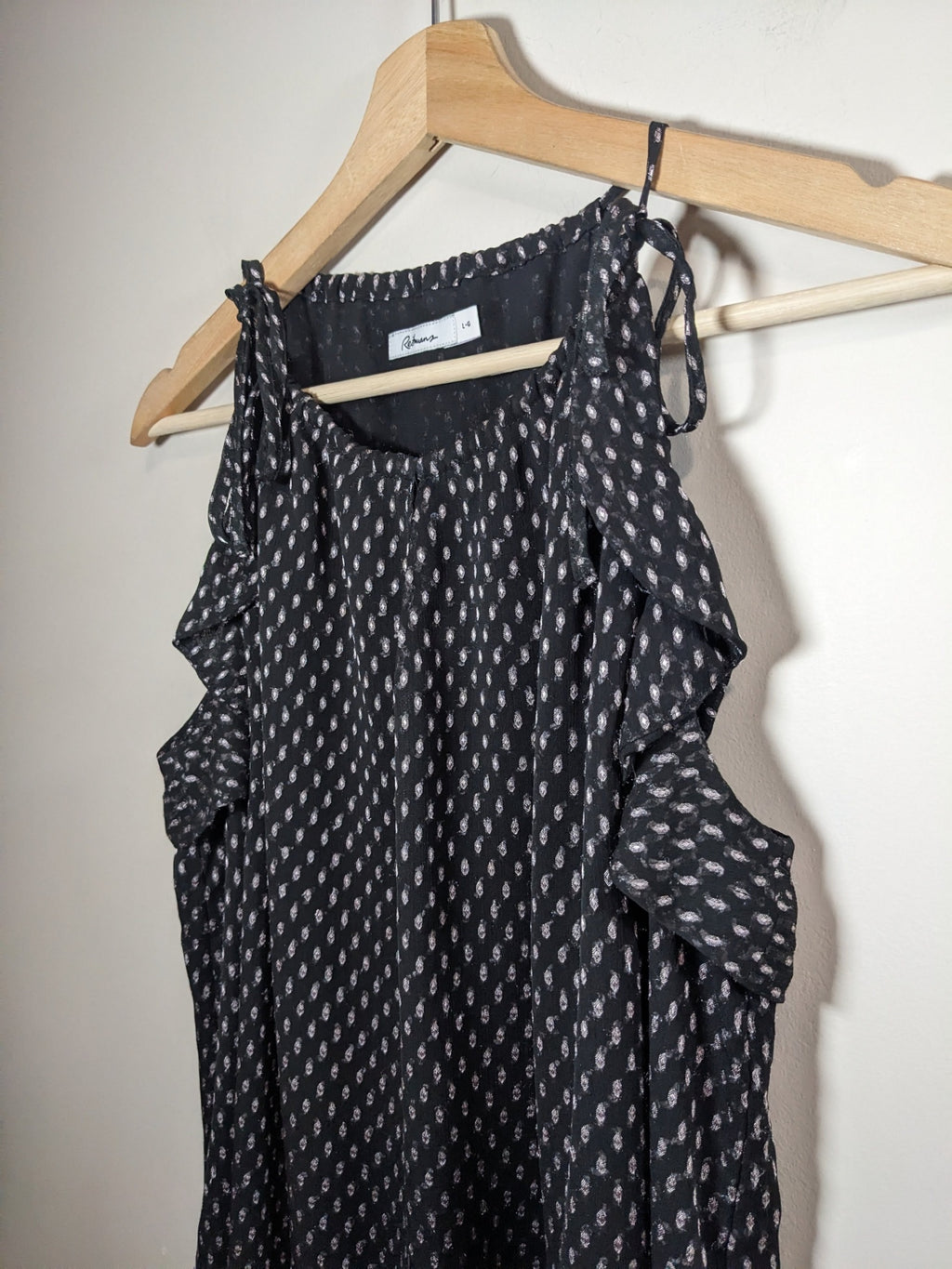 Reitmans Black with White Diamond Blouse - L