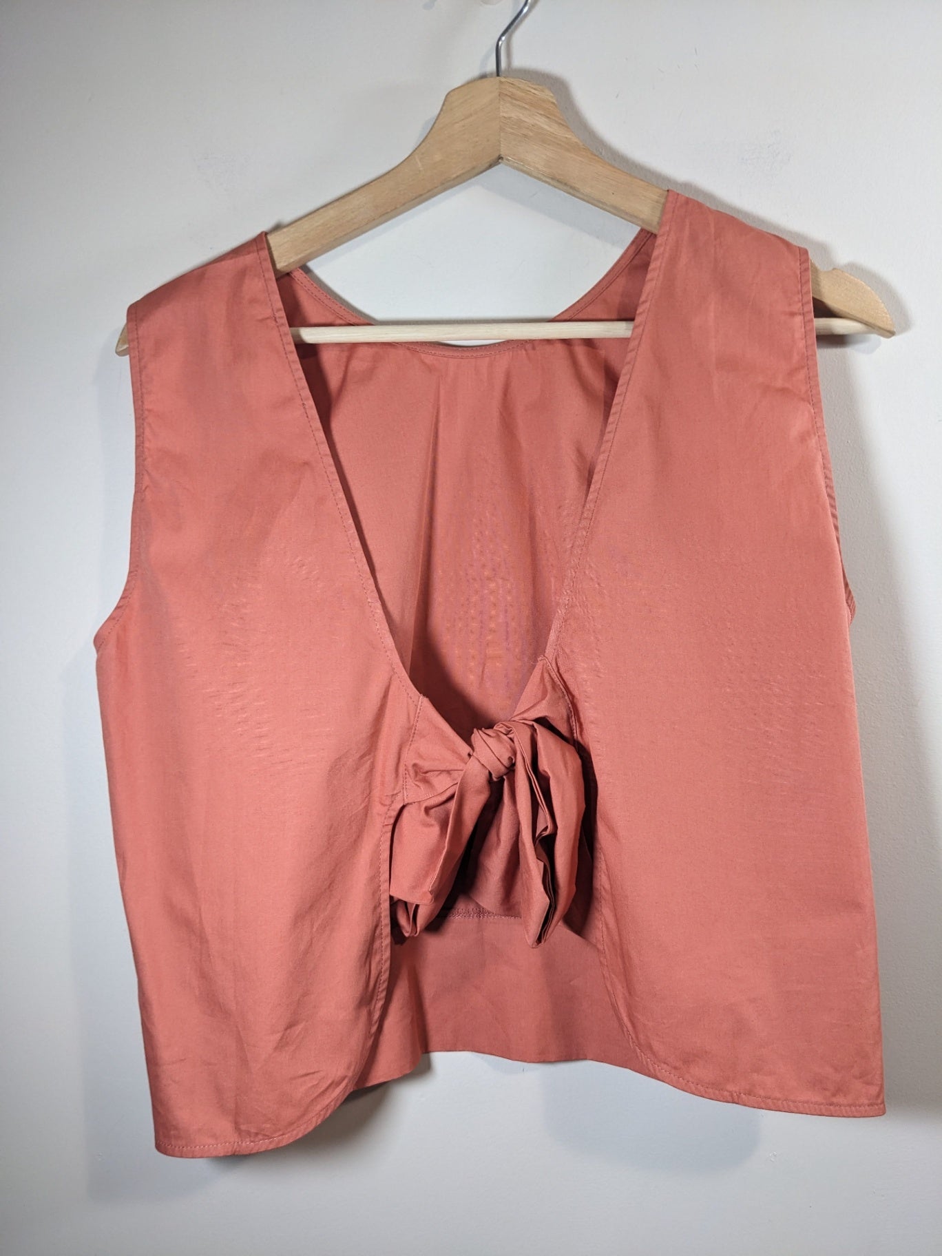 NWT Americo Rosa Coral Tie Crop Blouse - M