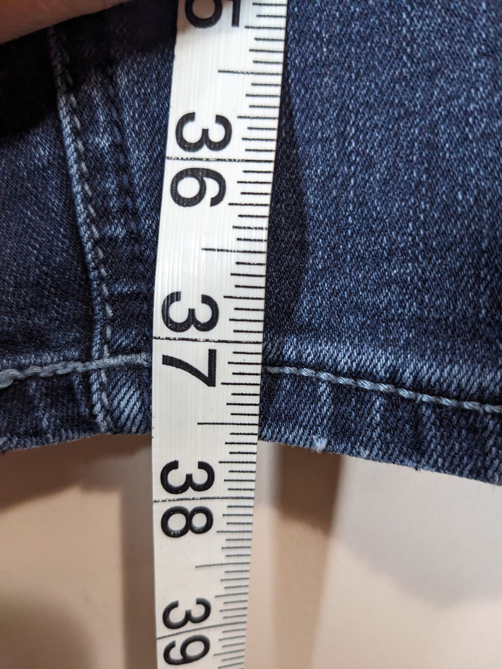 Silver Jeans Co. Dark Blue Jeans - sz 31