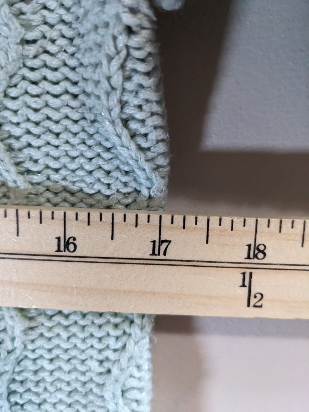 Mossimo Supply Co. Sweater - M