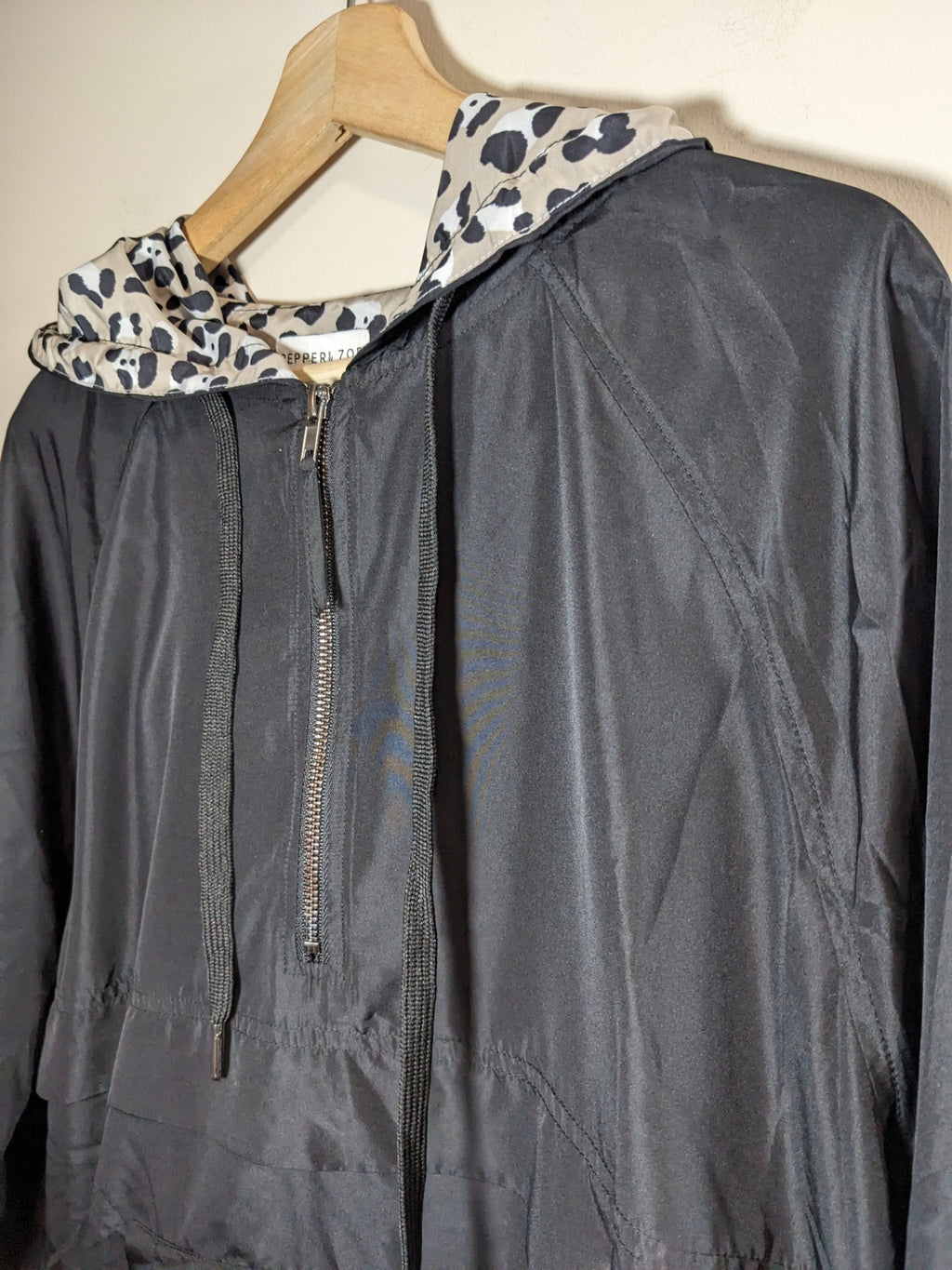 Pepper & Zoe Black Pullover Jacket - L