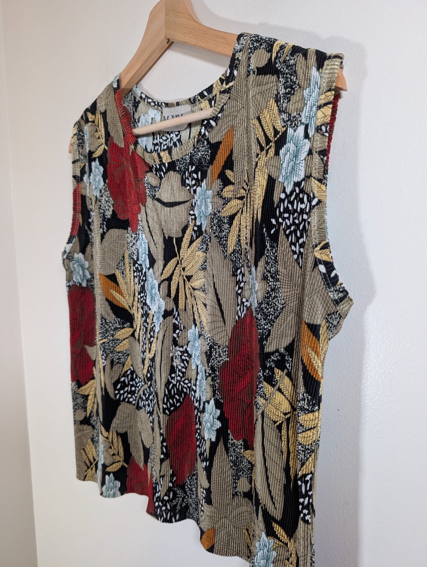 Cactus floral blouse - appears Small