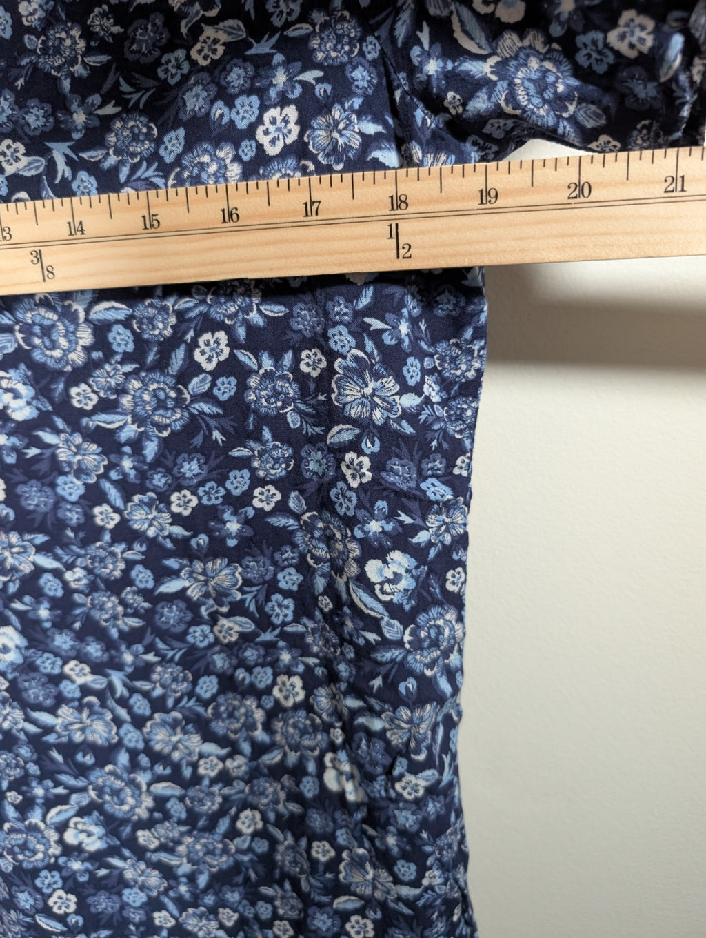 Old Navy Blue Floral Blouse - M