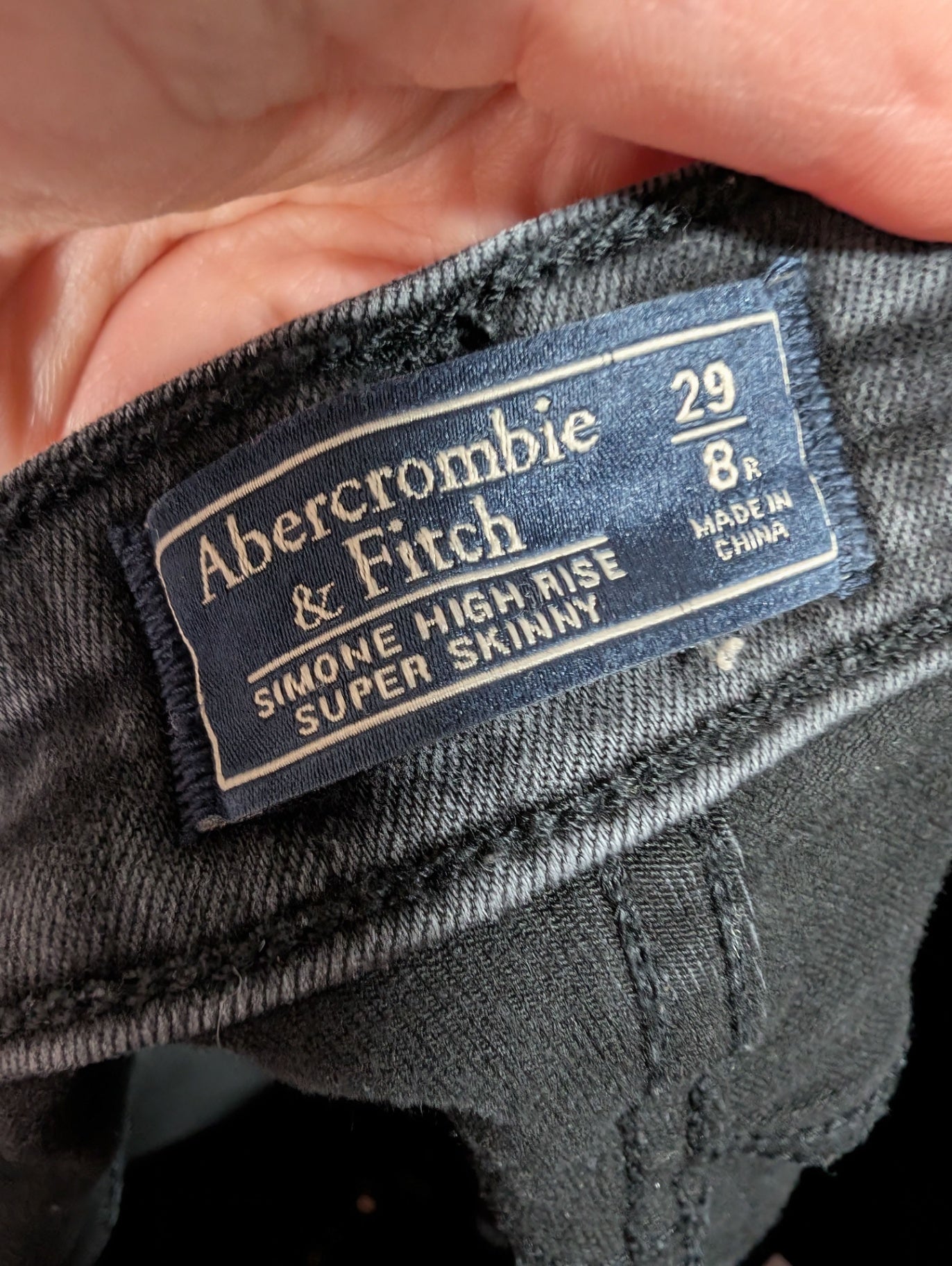 Abercrombie & Fitch distressed black jeans - SZ 29