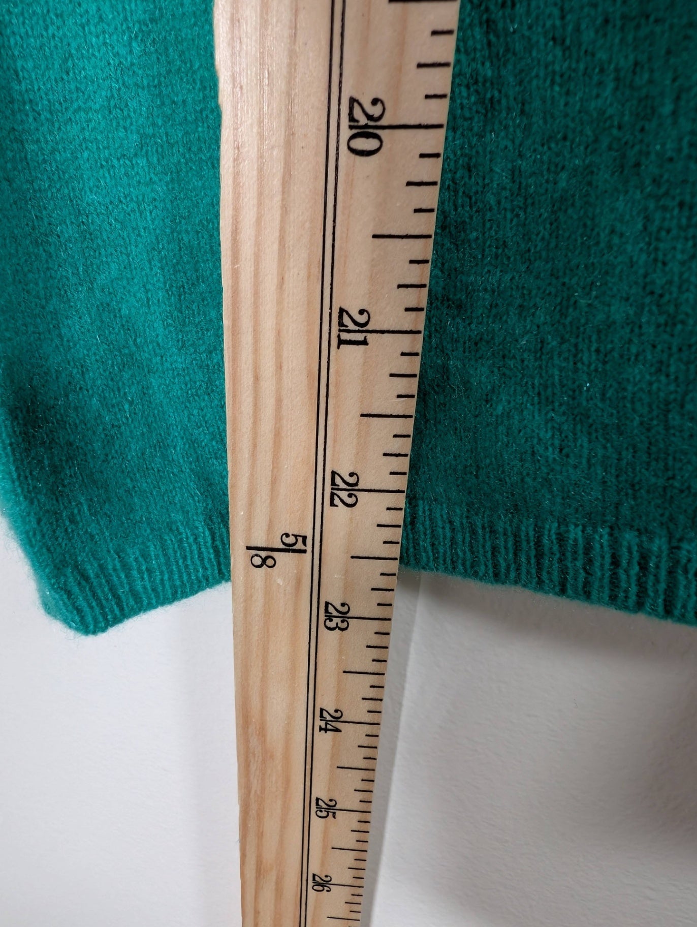 Lord & Taylor 100% Cashmere sweater - Medium