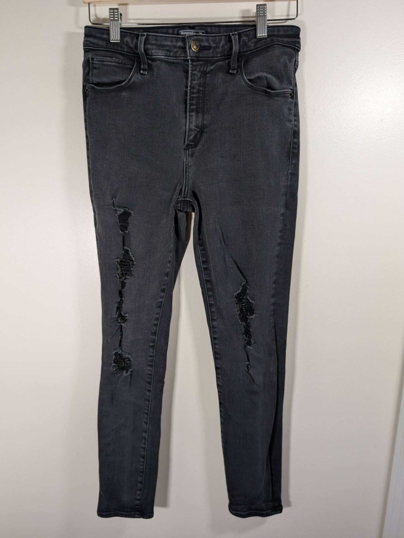 Abercrombie & Fitch distressed black jeans - SZ 29