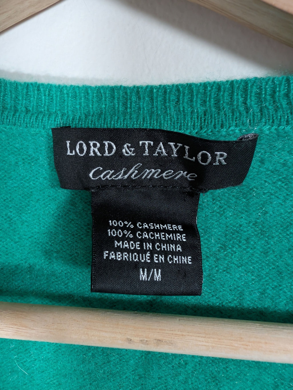 Lord & Taylor 100% Cashmere sweater - Medium