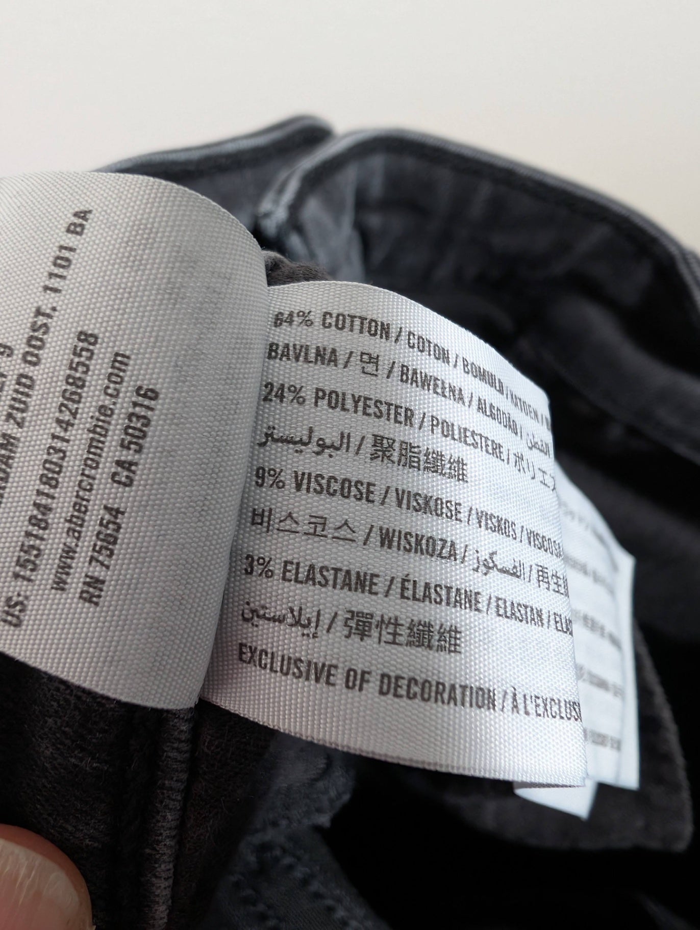 Abercrombie & Fitch distressed black jeans - SZ 29