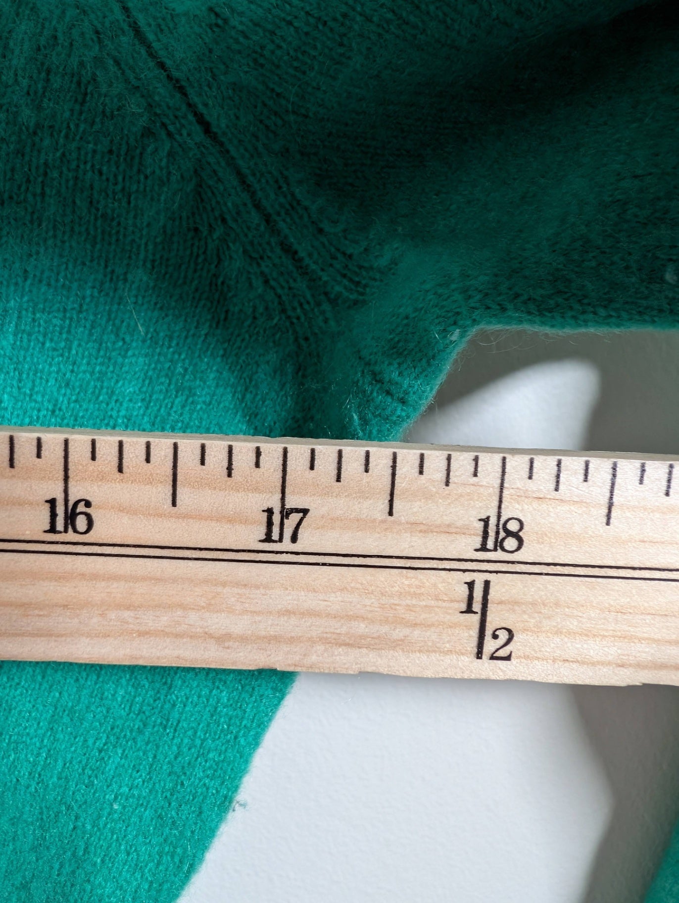 Lord & Taylor 100% Cashmere sweater - Medium