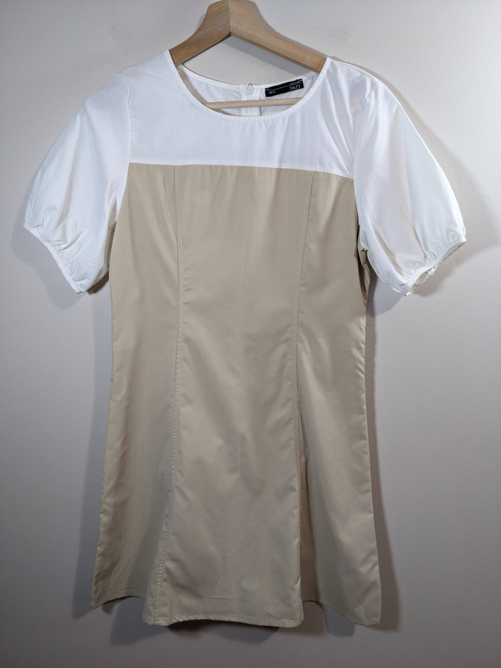 DAZY White & Beige Dress - M