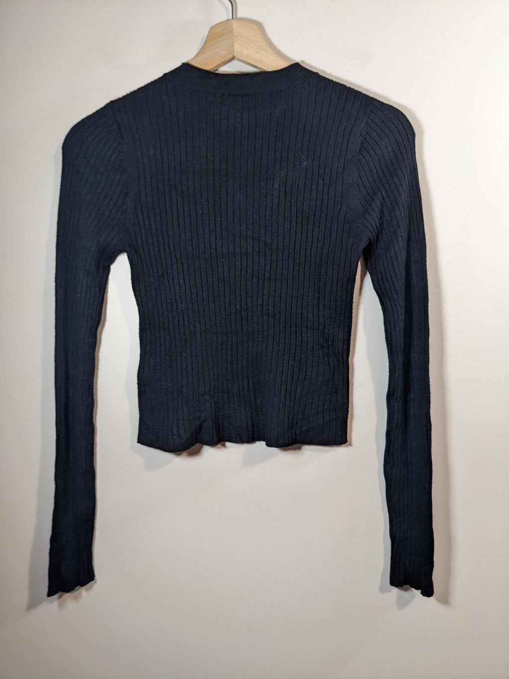 FOREVER 21 Black Sweater - S