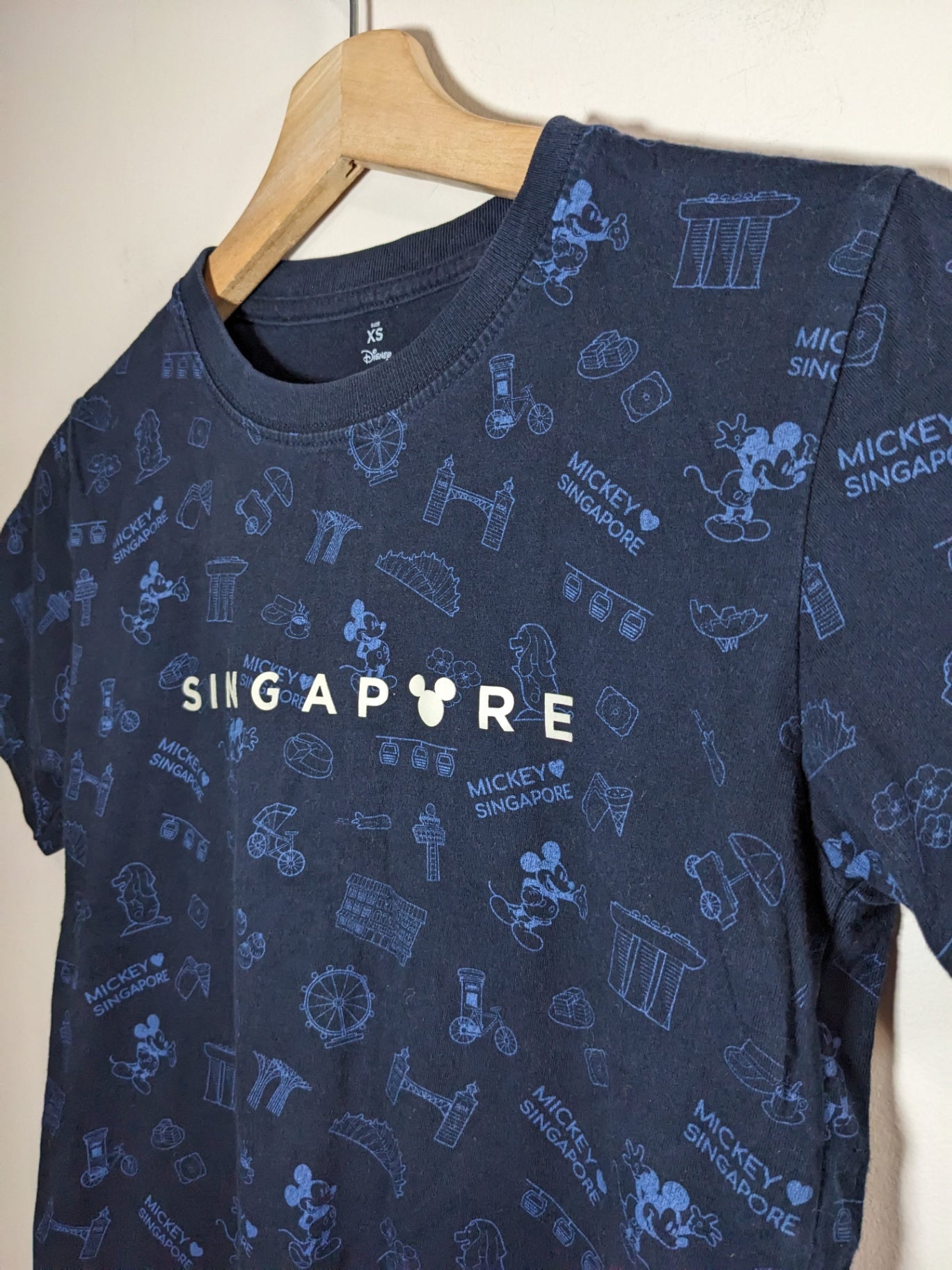 Disney Singapore T-Shirt - XS