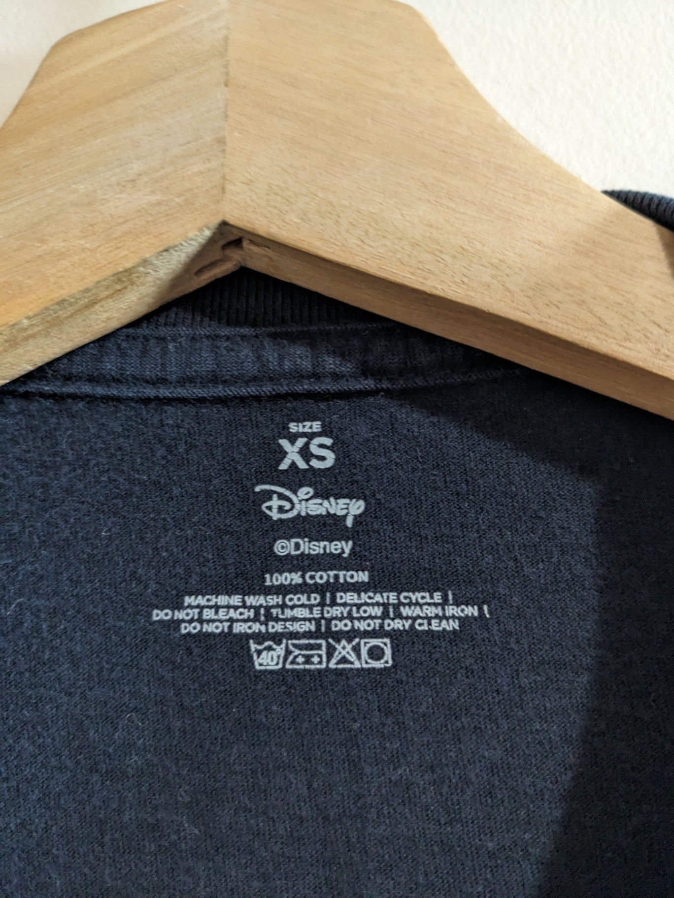 Disney Singapore T-Shirt - XS