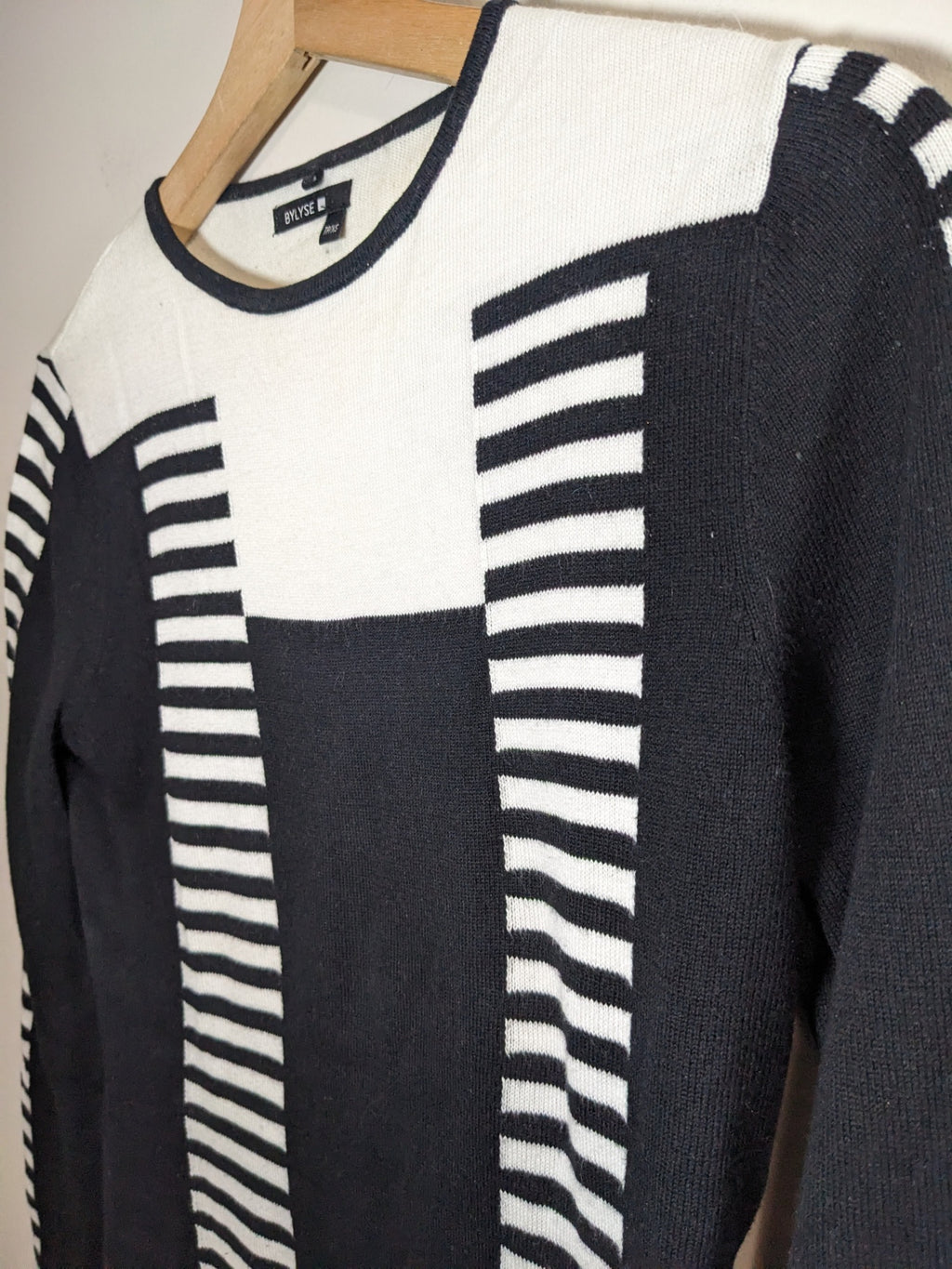 BYLYSE Black & White Sweater - XS