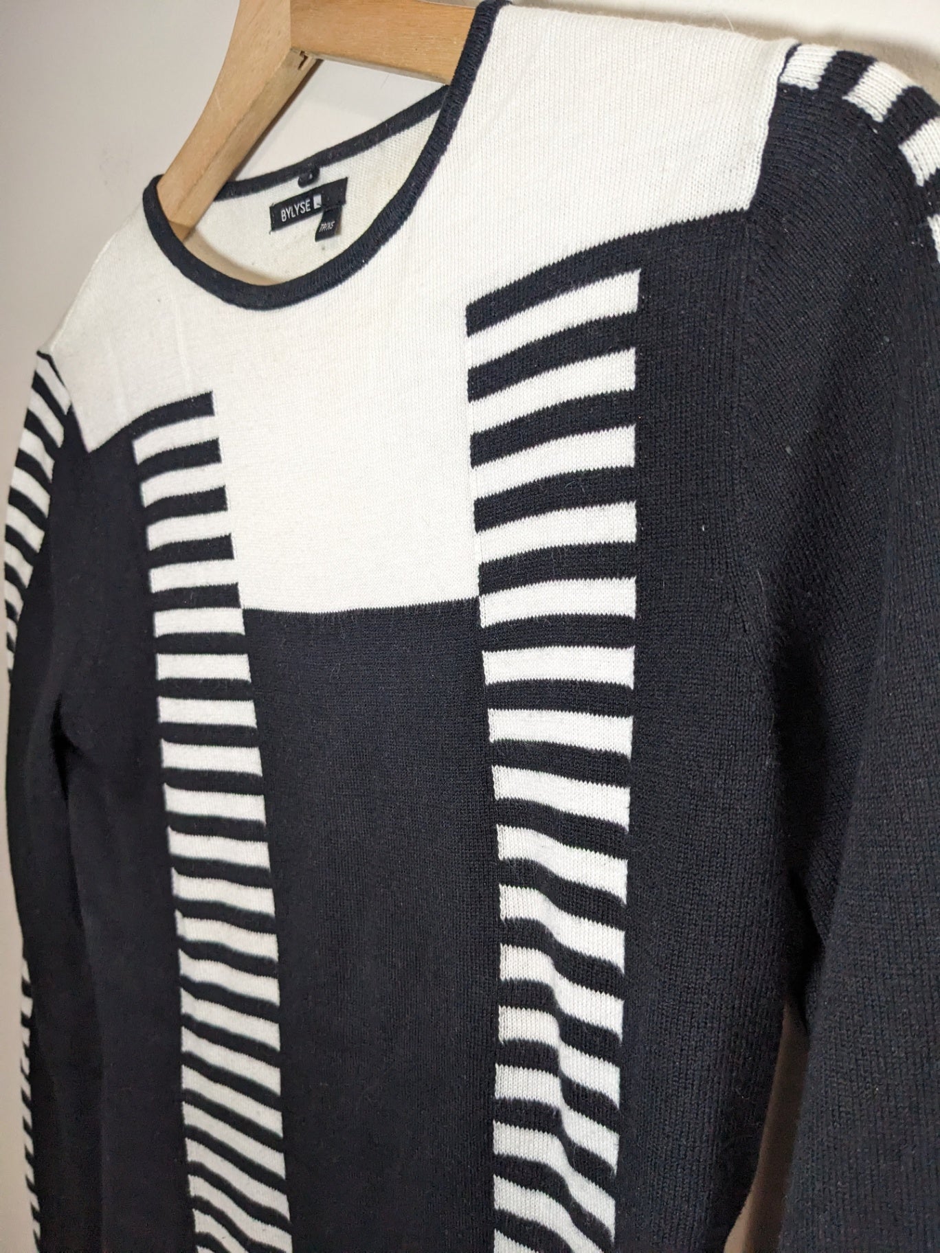 BYLYSE Black & White Sweater - XS
