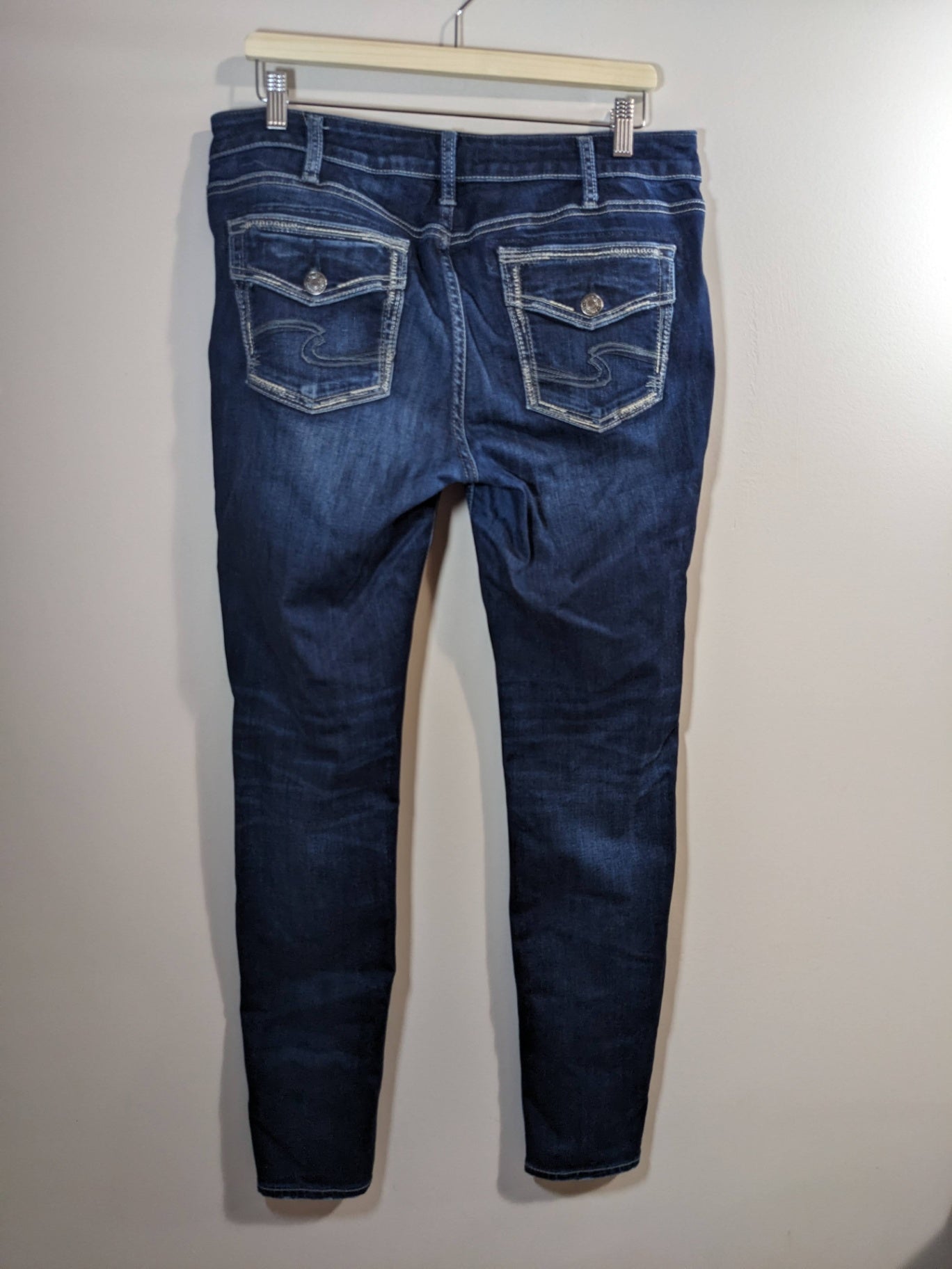 Silver Jeans Co. Dark Distressed Elyse Skinny Jeans - sz 33