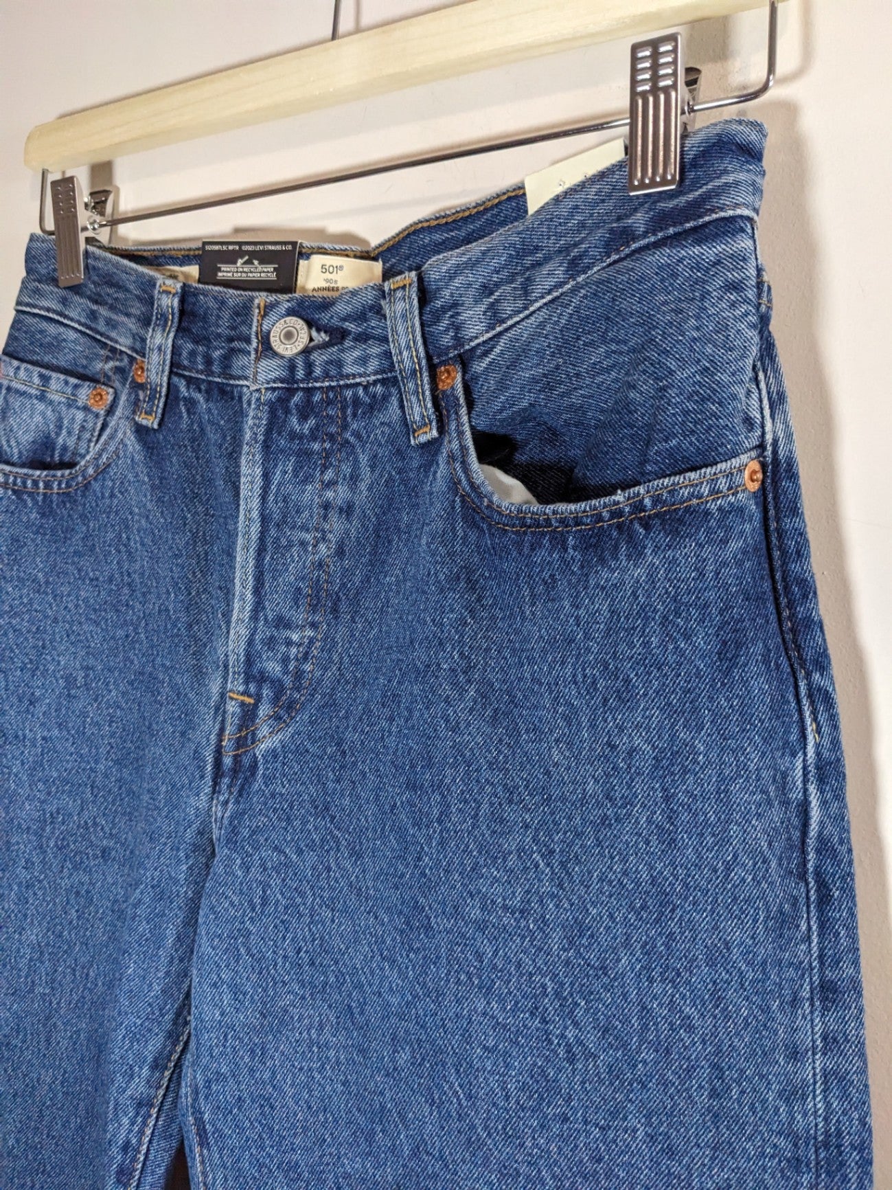 NWT Levi's 501 90's Jeans - sz 24