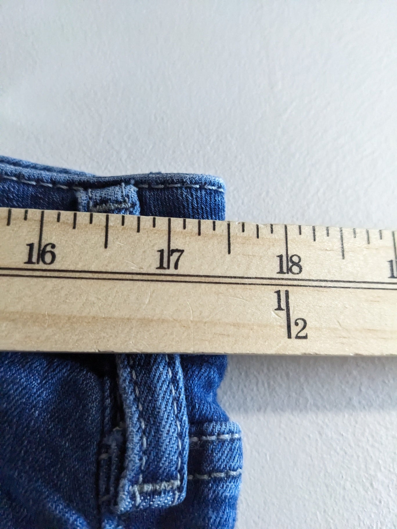 Silver Jeans Elyse Skinny Jeans - sz 33