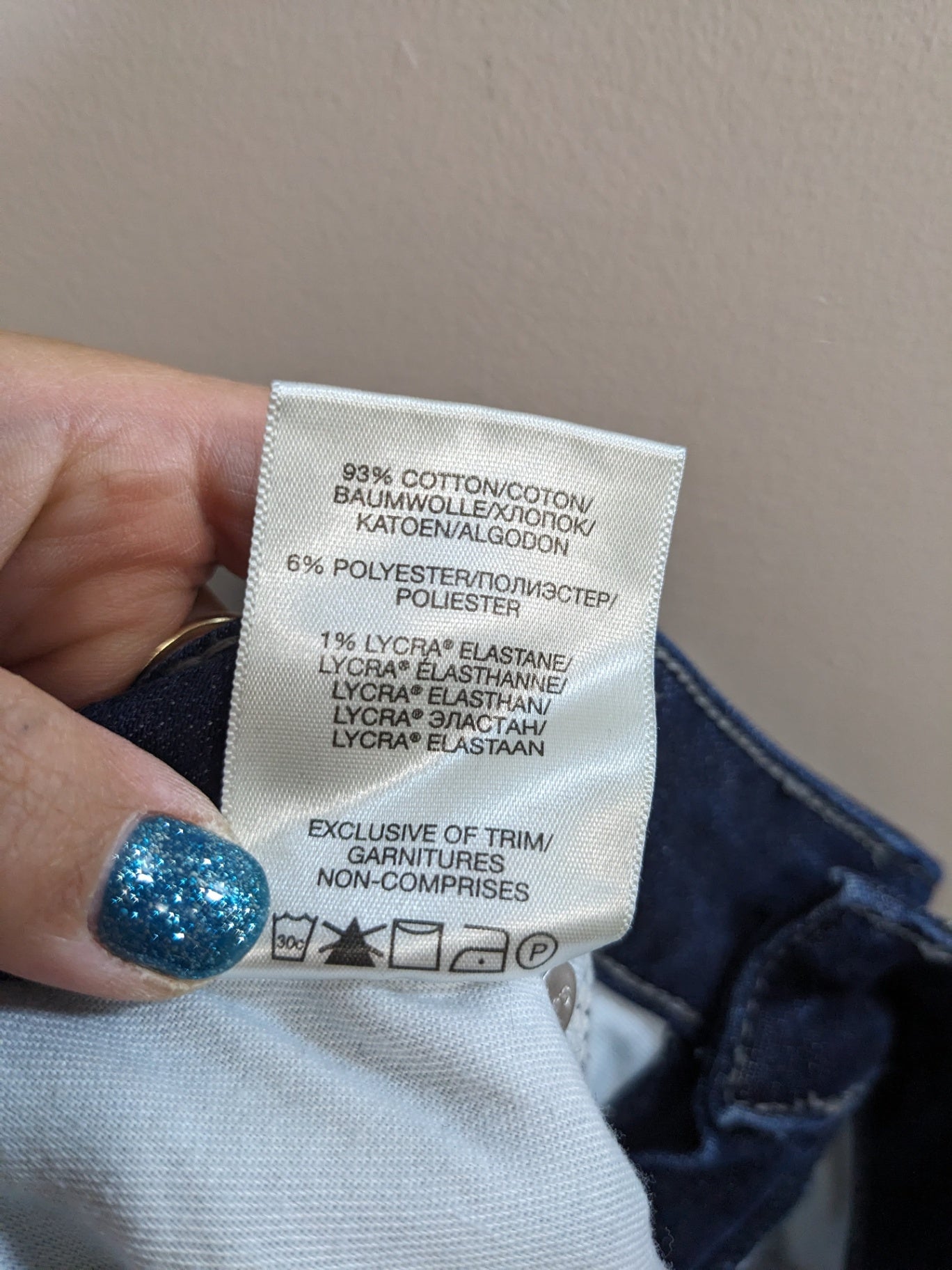 Silver Jeans Co. Dark Distressed Elyse Skinny Jeans - sz 33