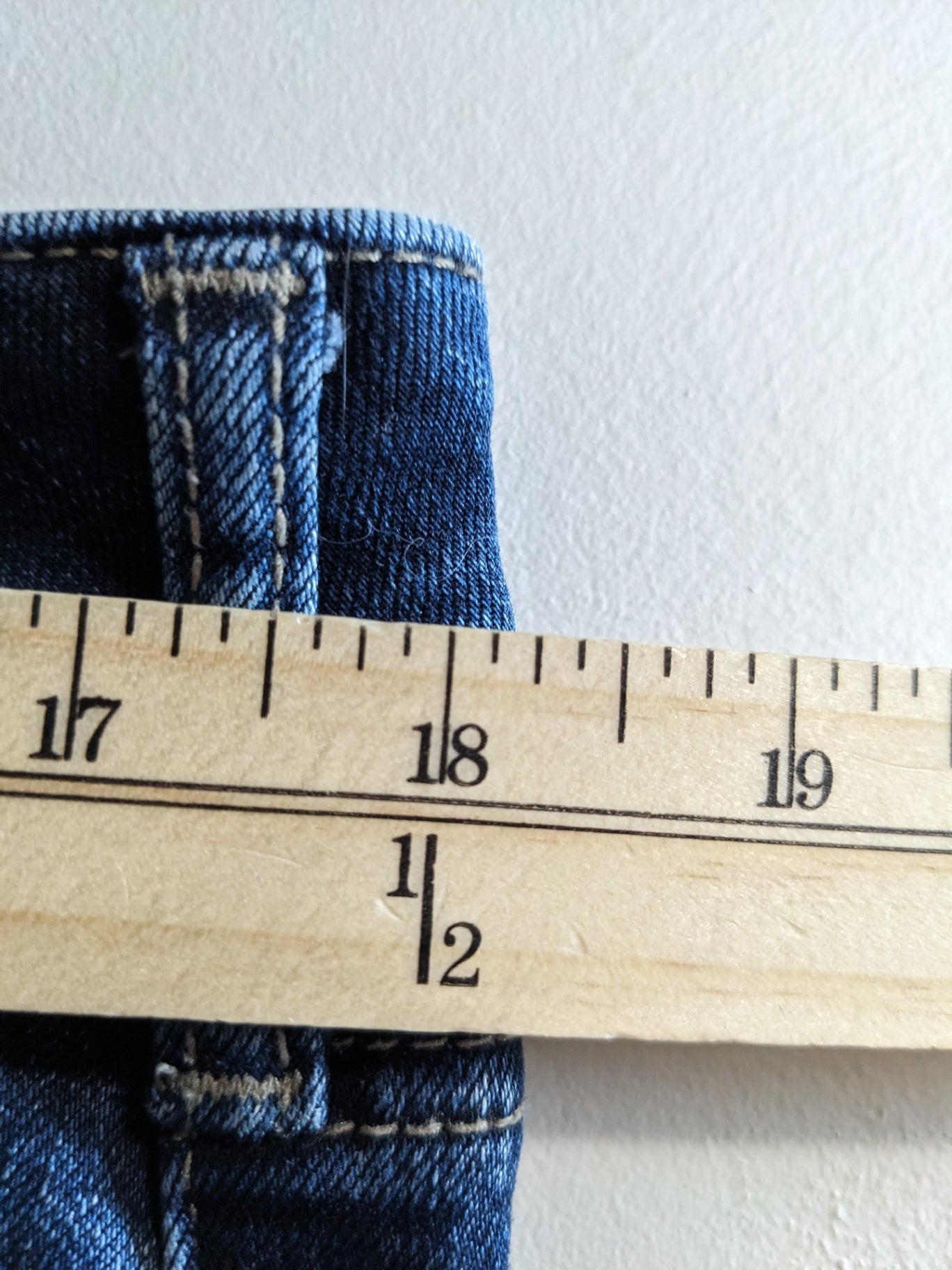 Silver Jeans Co. Suki Skinny - sz 33