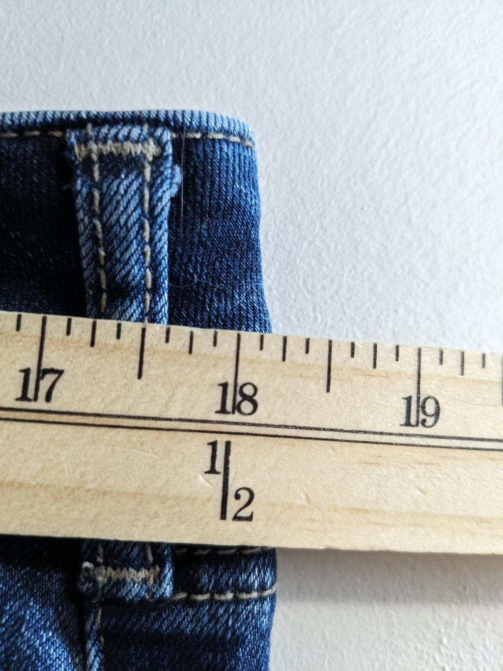 Silver Jeans Co. Suki Skinny - sz 33