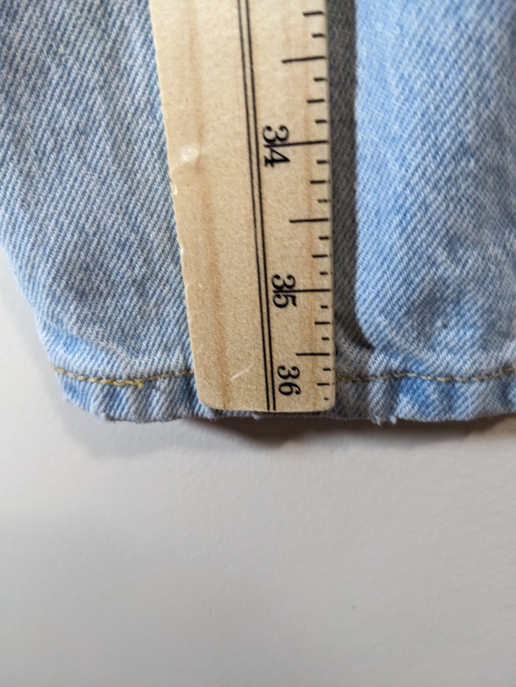 Levi's 501 Light Wash Jeans - sz 24