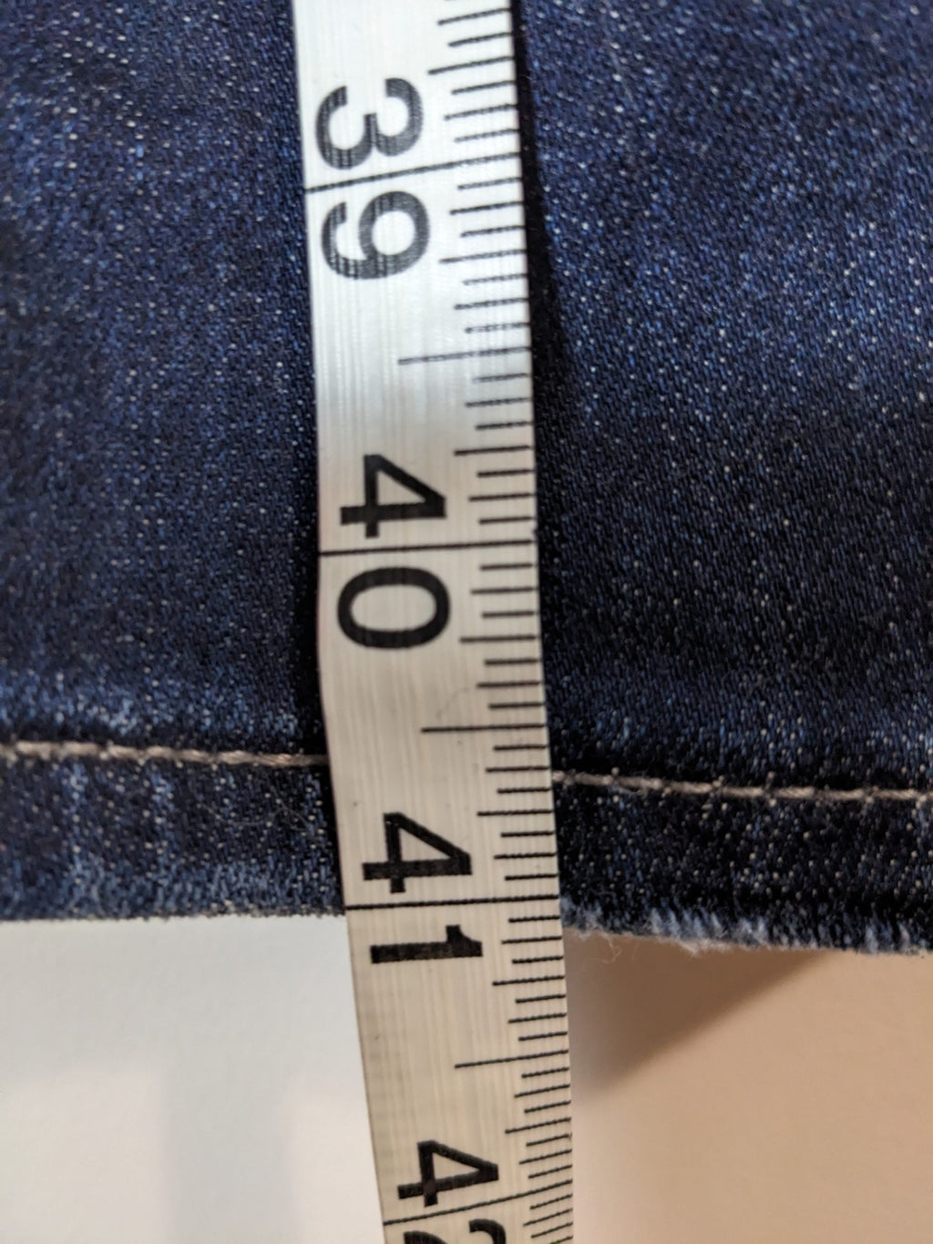 Silver Jeans Co. Dark Distressed Elyse Skinny Jeans - sz 33