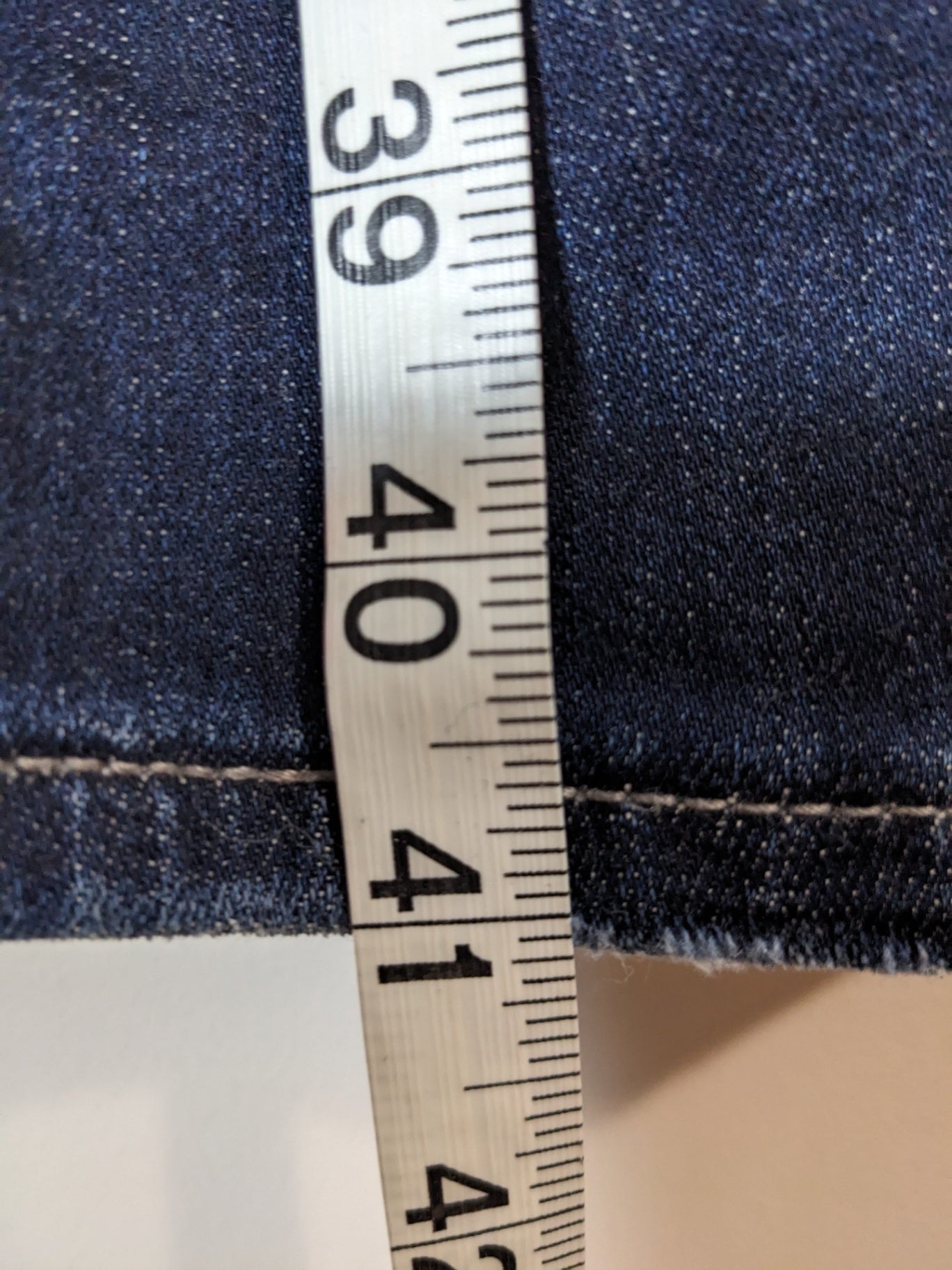 Silver Jeans Co. Dark Distressed Elyse Skinny Jeans - sz 33