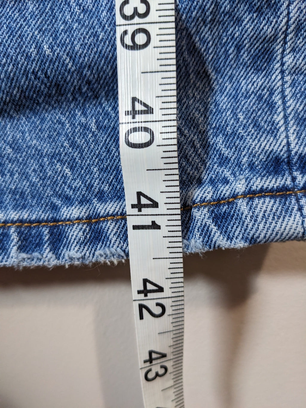 Levi's 501 Medium Wash Jeans - sz 24