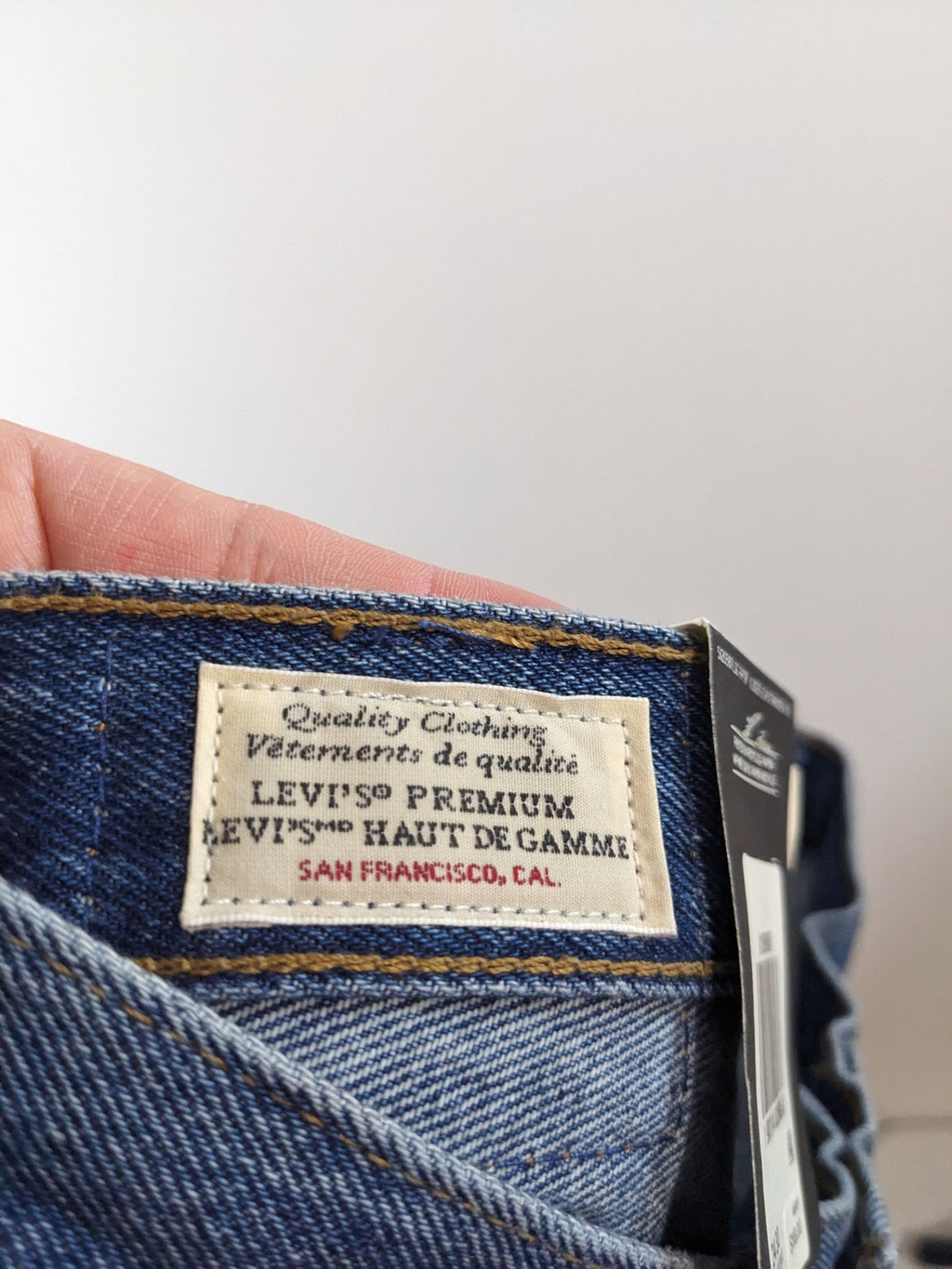 NWT Levi's 501 90's Jeans - sz 24