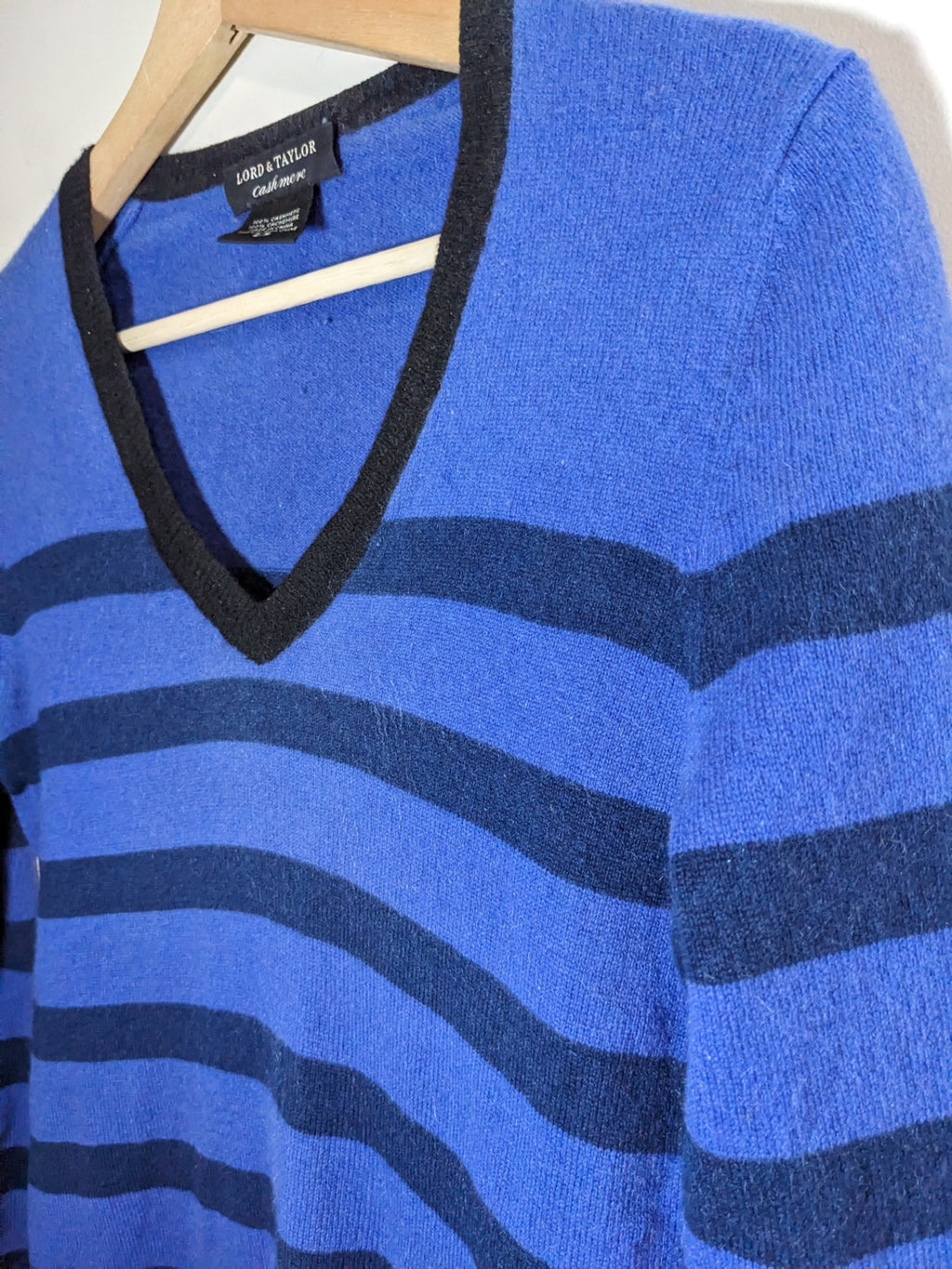 LORD & TAYLOR Cashmere Blue Striped Sweater- S