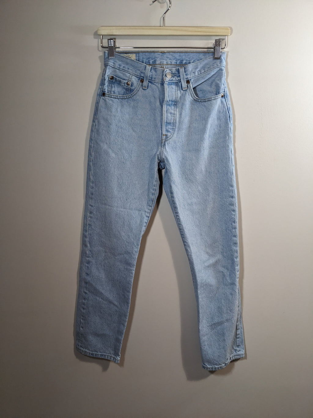 Levi's 501 Light Wash Jeans - sz 24