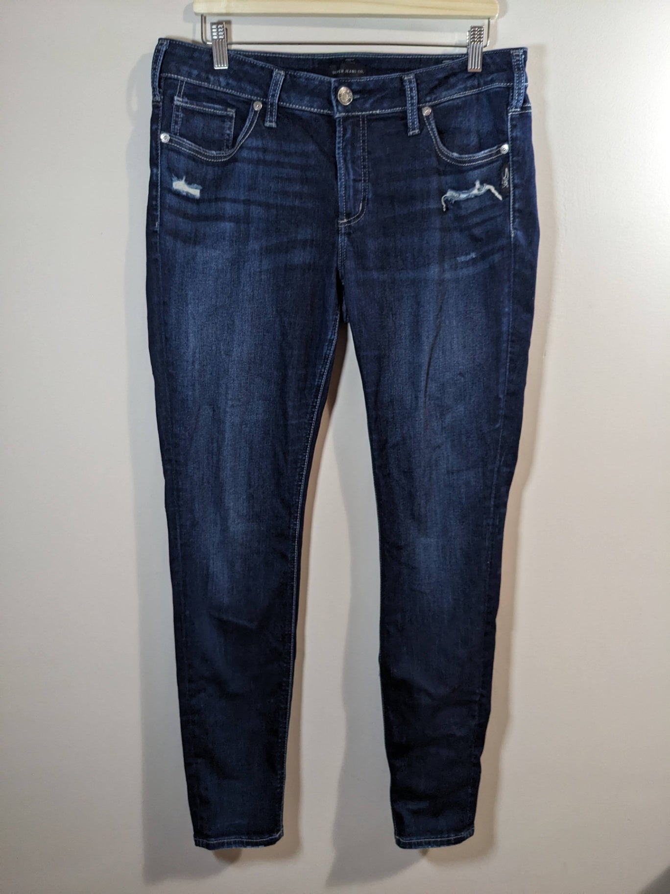 Silver Jeans Co. Dark Distressed Elyse Skinny Jeans - sz 33