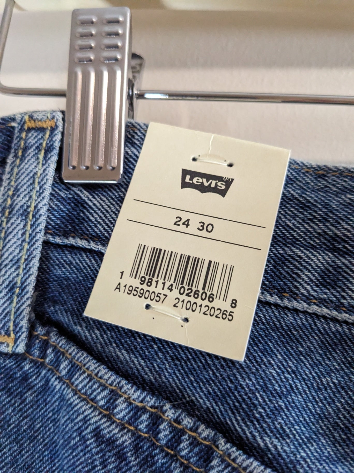 NWT Levi's 501 90's Jeans - sz 24