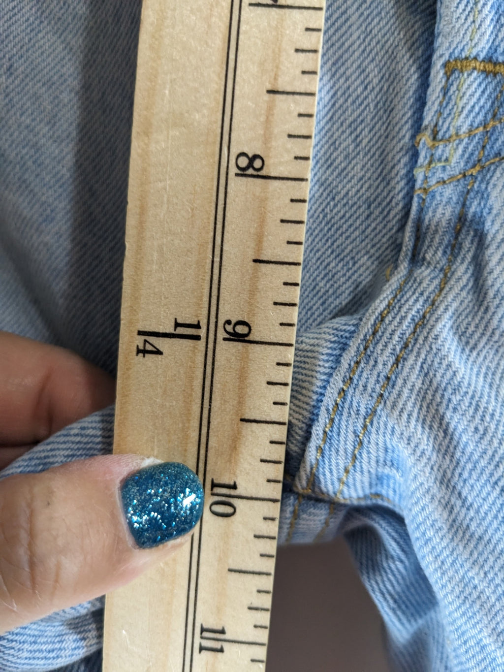 Levi's 501 Light Wash Jeans - sz 24