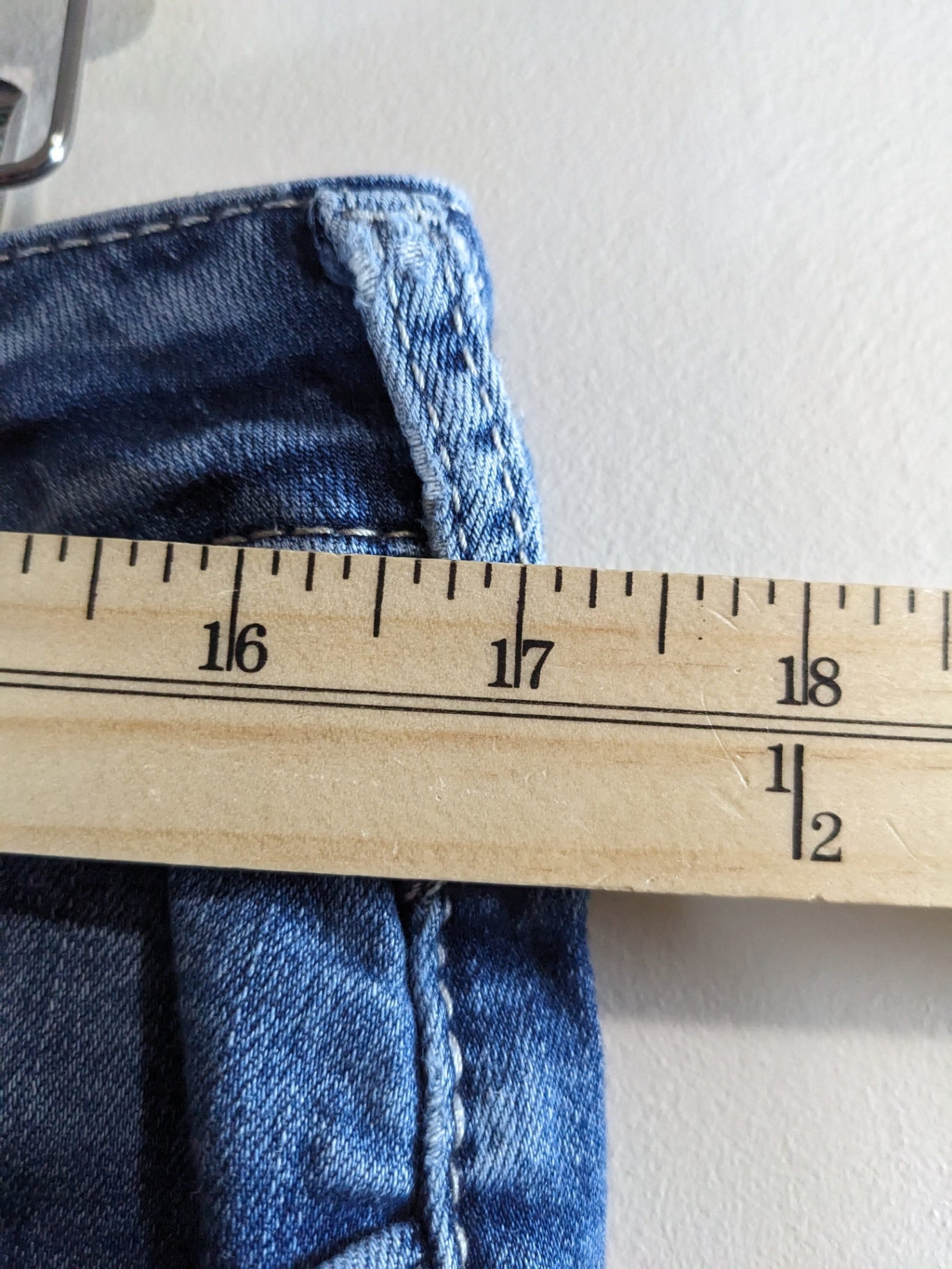 Silver Jeans Co. Suki Skinny Jeans - sz 33