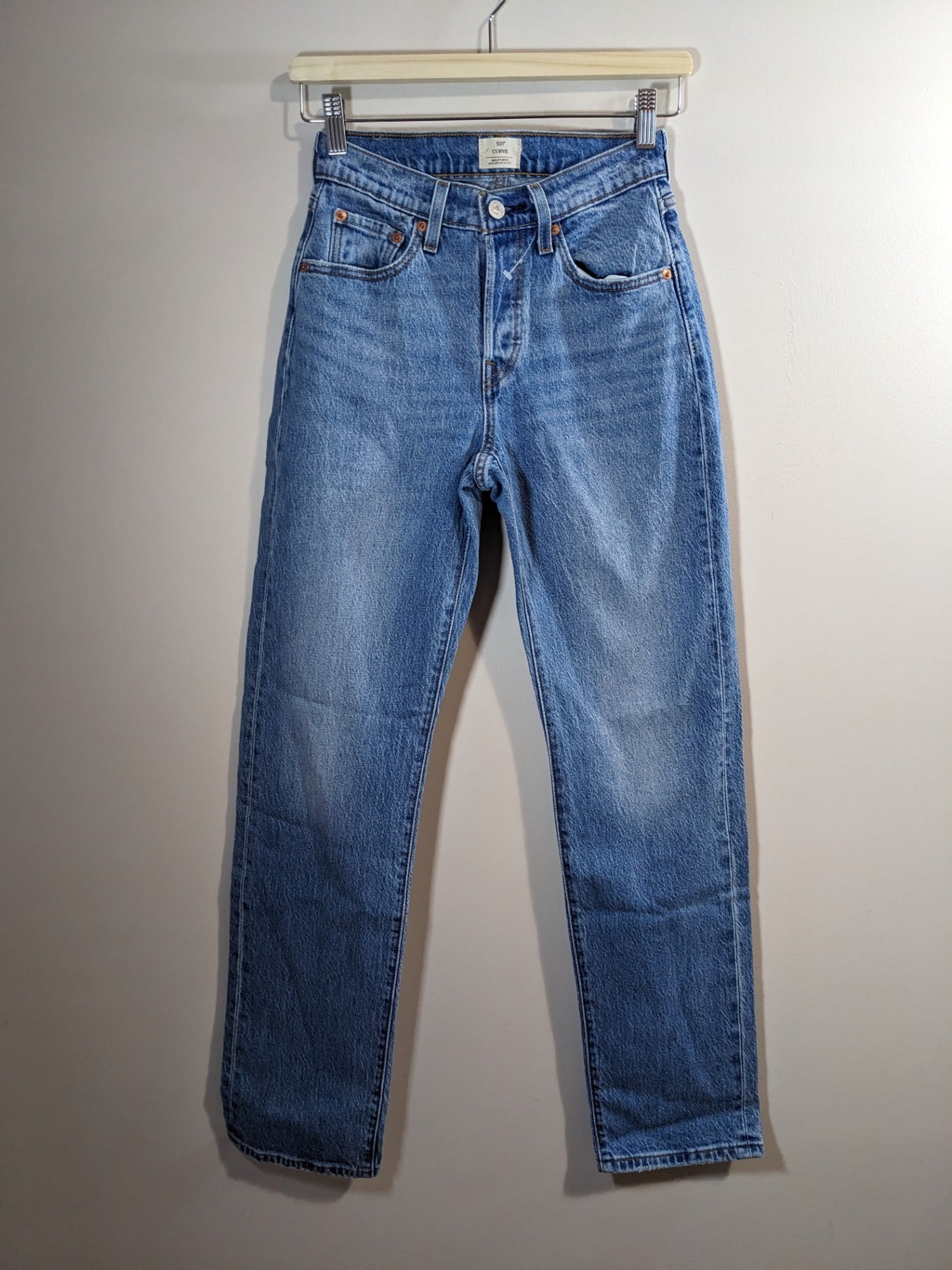 Levi's 501 Medium Wash Jeans - sz 24