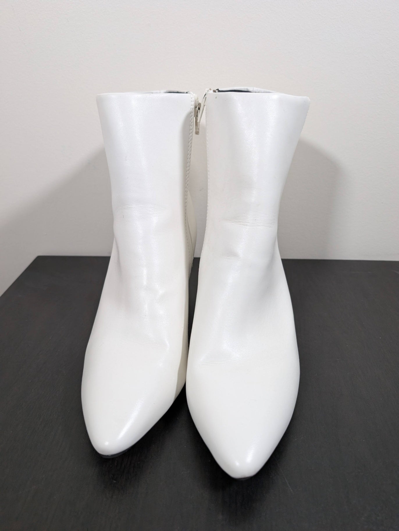 Christian Siriano white boots - SZ 10