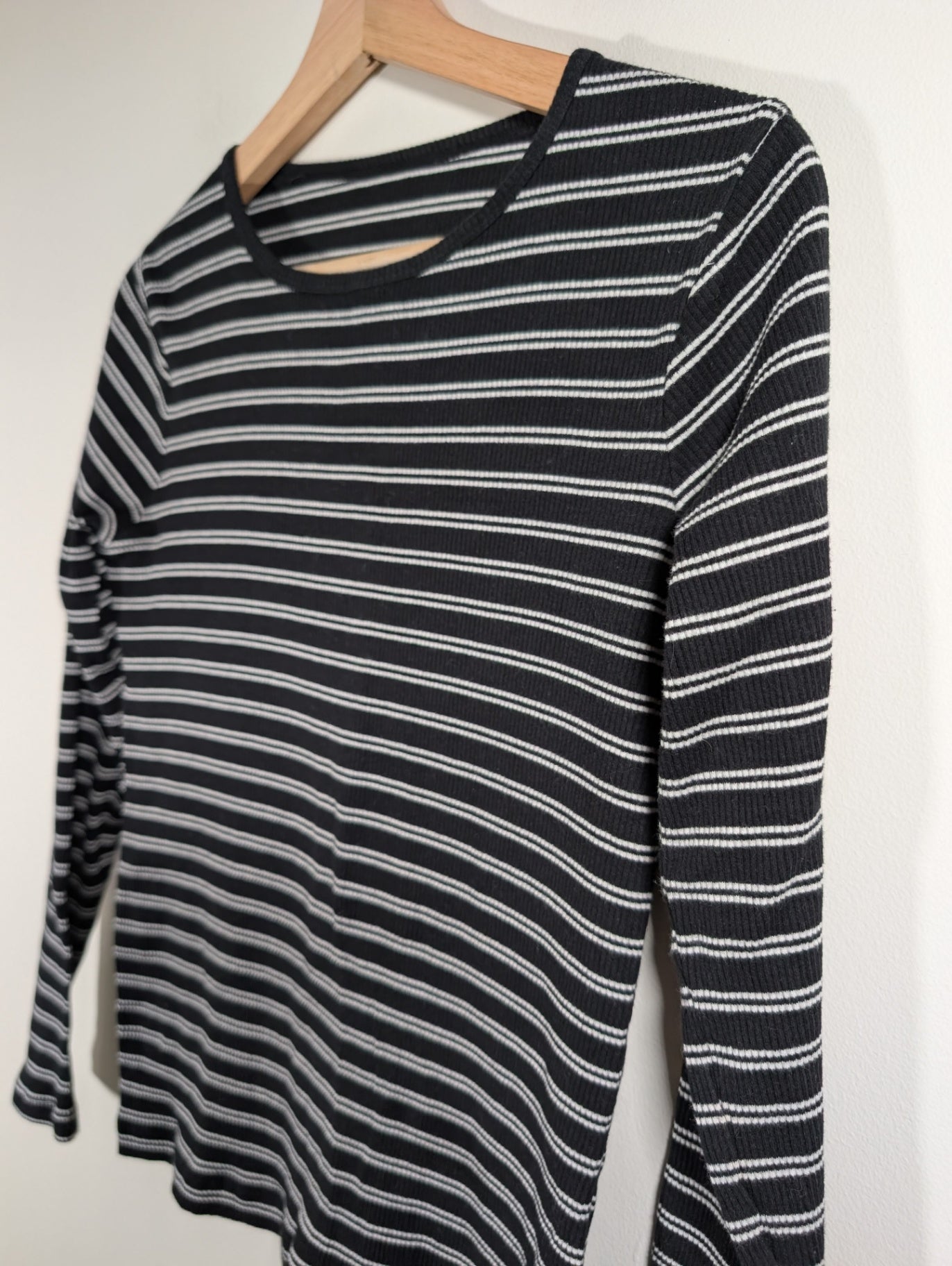 Unknown brand black striped long-sleeve - Medium