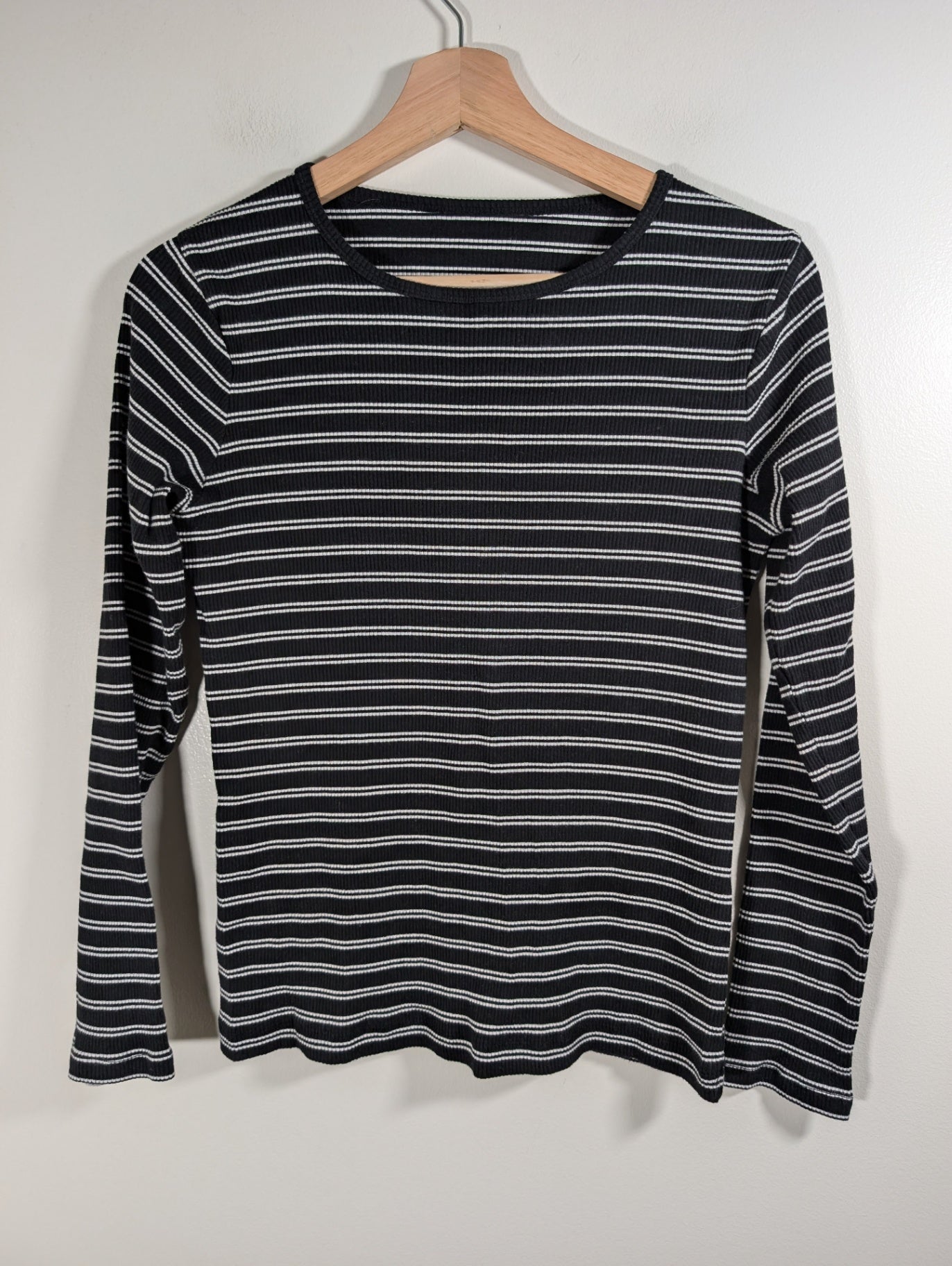 Unknown brand black striped long-sleeve - Medium