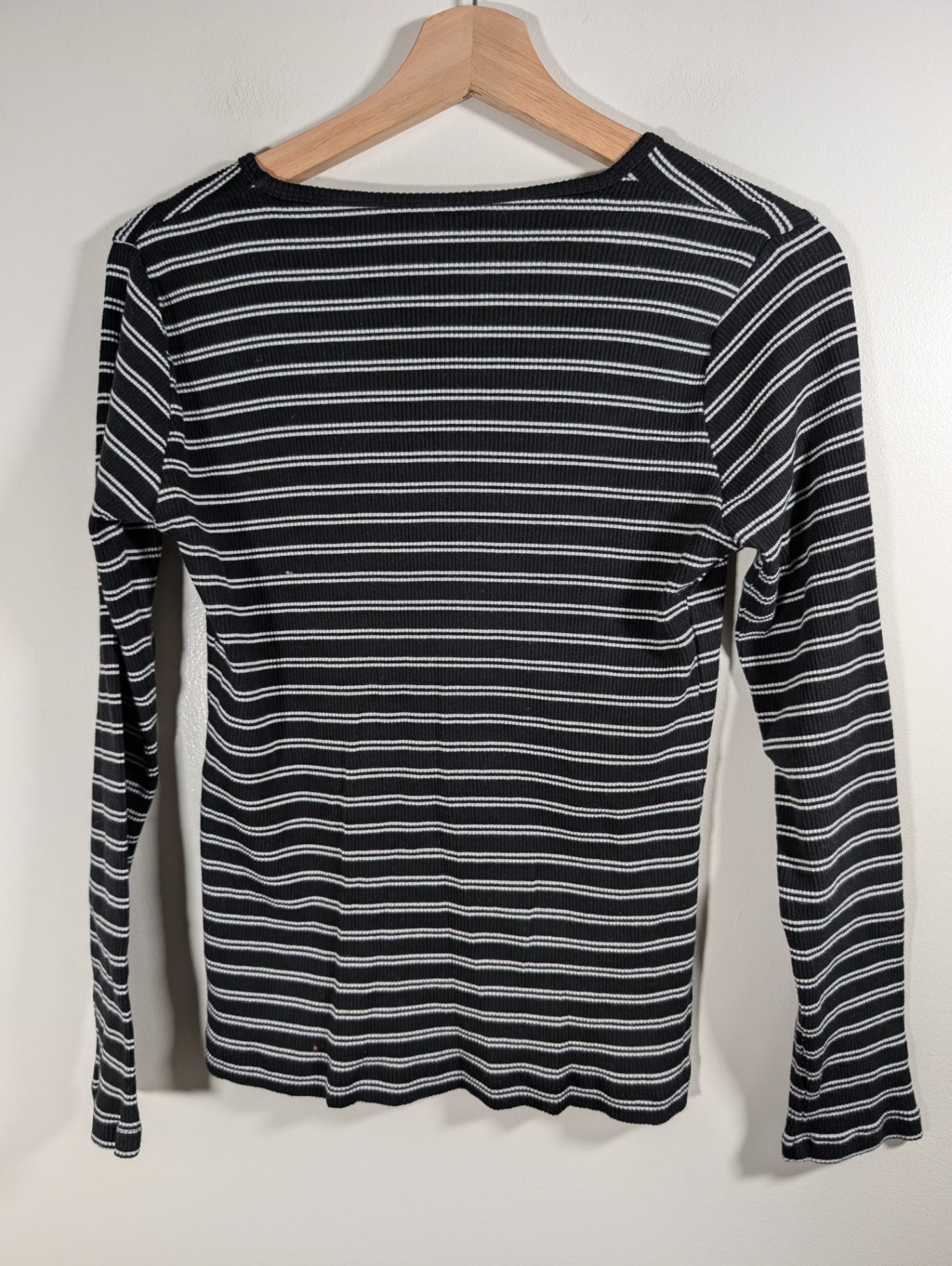 Unknown brand black striped long-sleeve - Medium