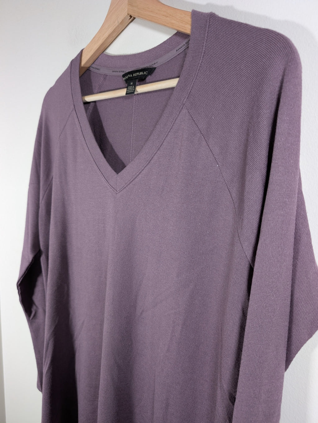 Banana Republic purple v-neck sweater - Medium