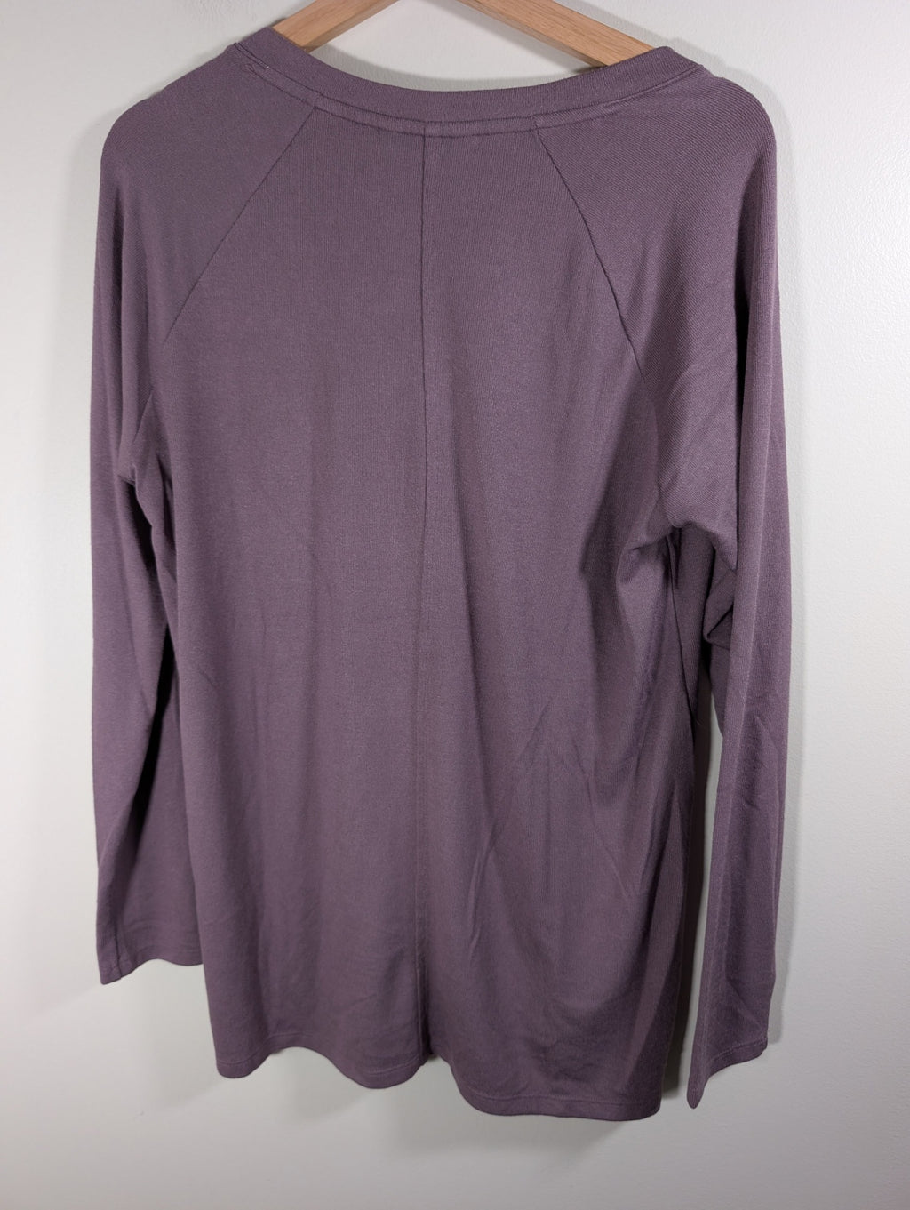 Banana Republic purple v-neck sweater - Medium