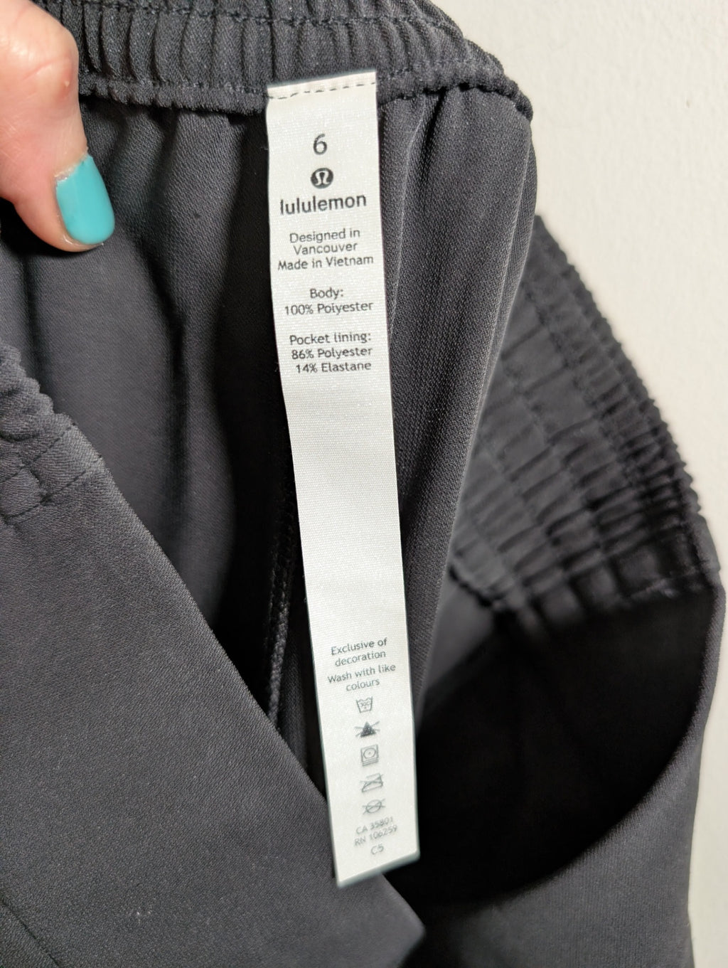 Lululemon with the flow pant - SZ 6