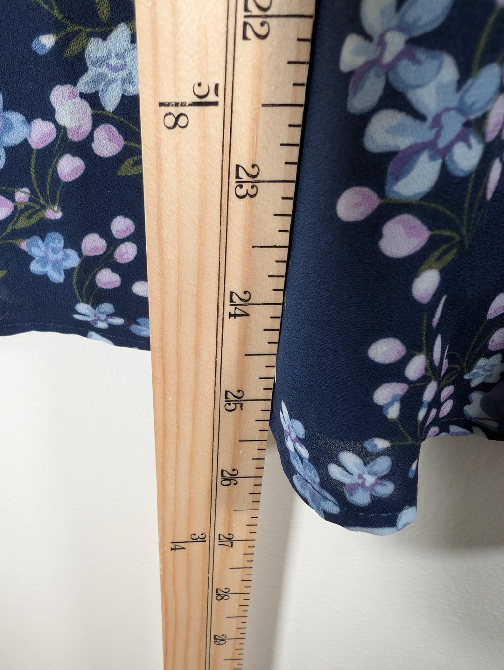 Denver Hayes navy floral blouse - Medium