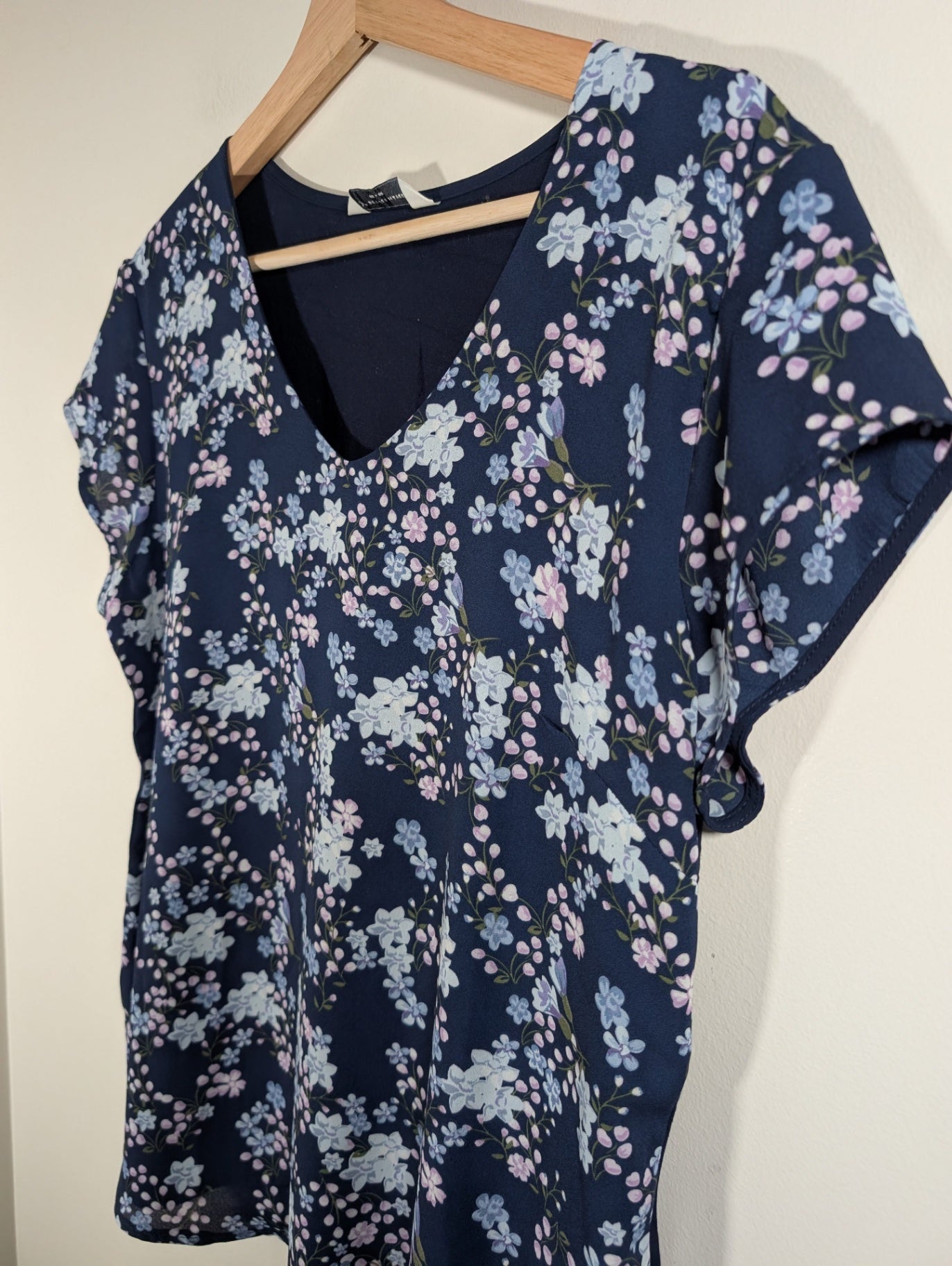 Denver Hayes navy floral blouse - Medium