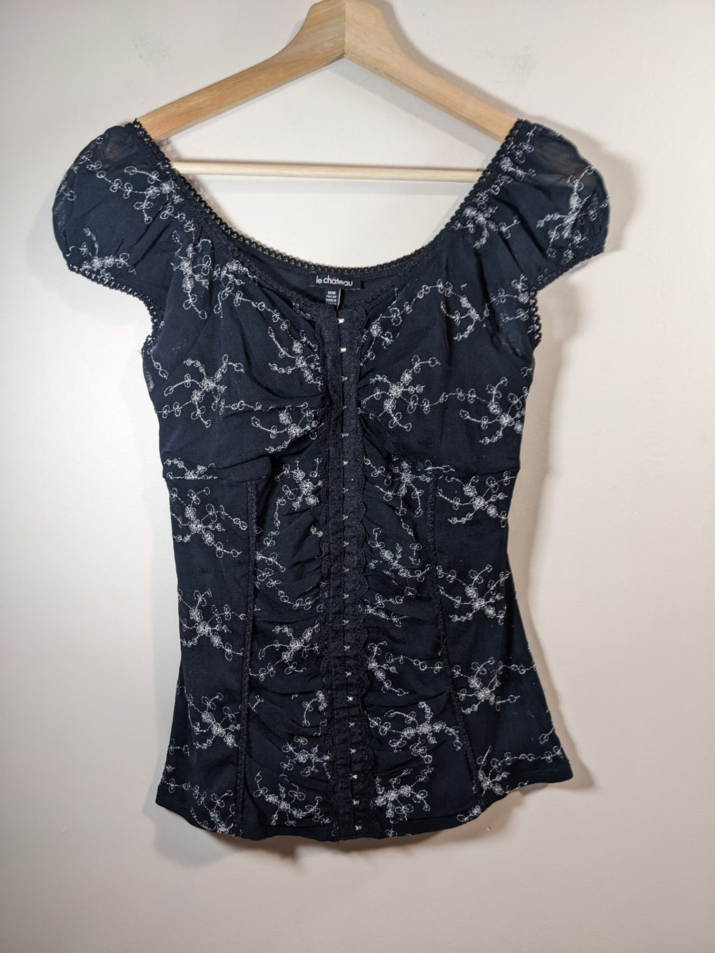 Le Château Lace Clasp Blouse - M