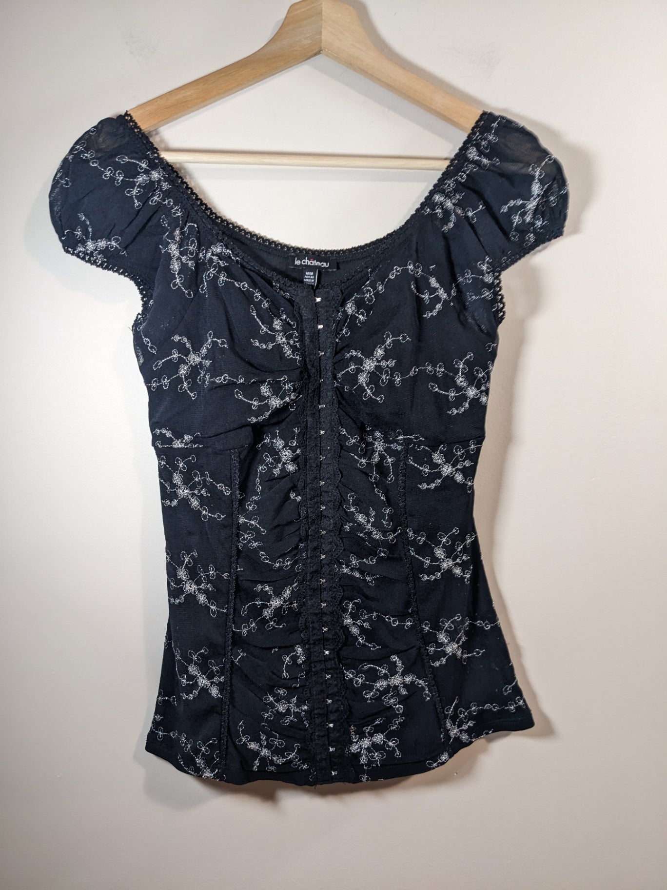 Le Château Lace Clasp Blouse - M