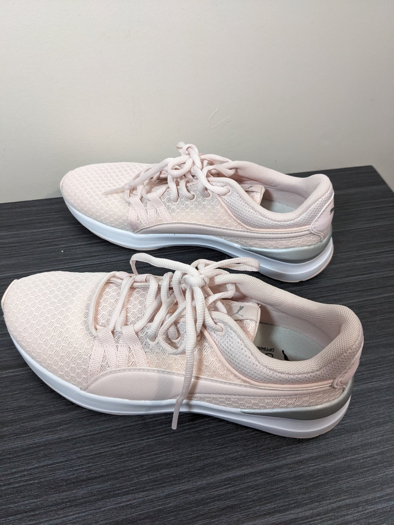 NWOT Puma Pink Runners - sz 6