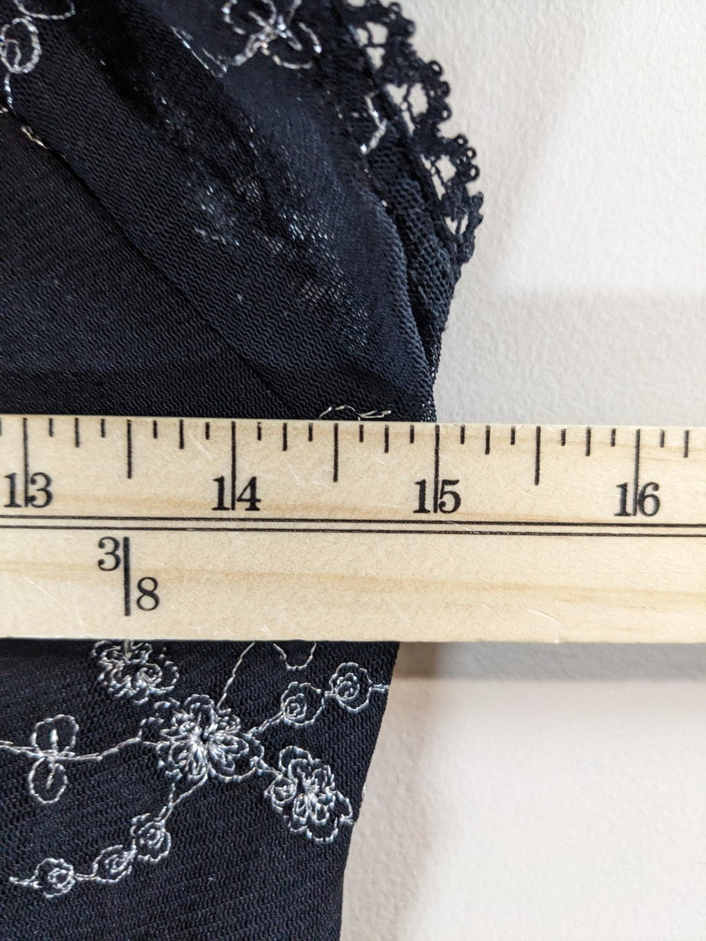 Le Château Lace Clasp Blouse - M